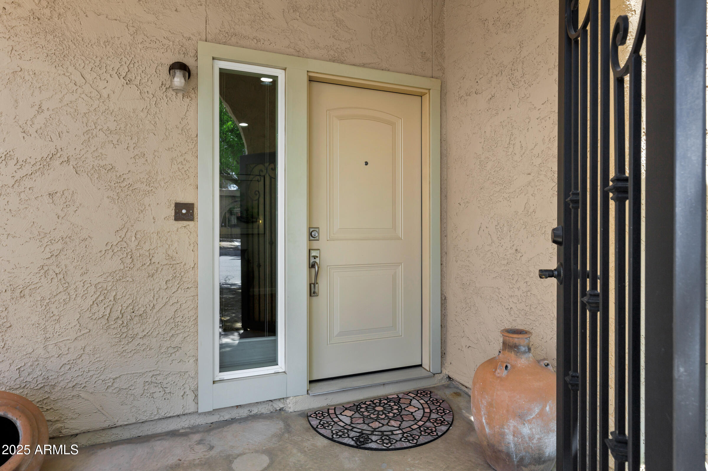 2138 E MINTON Drive