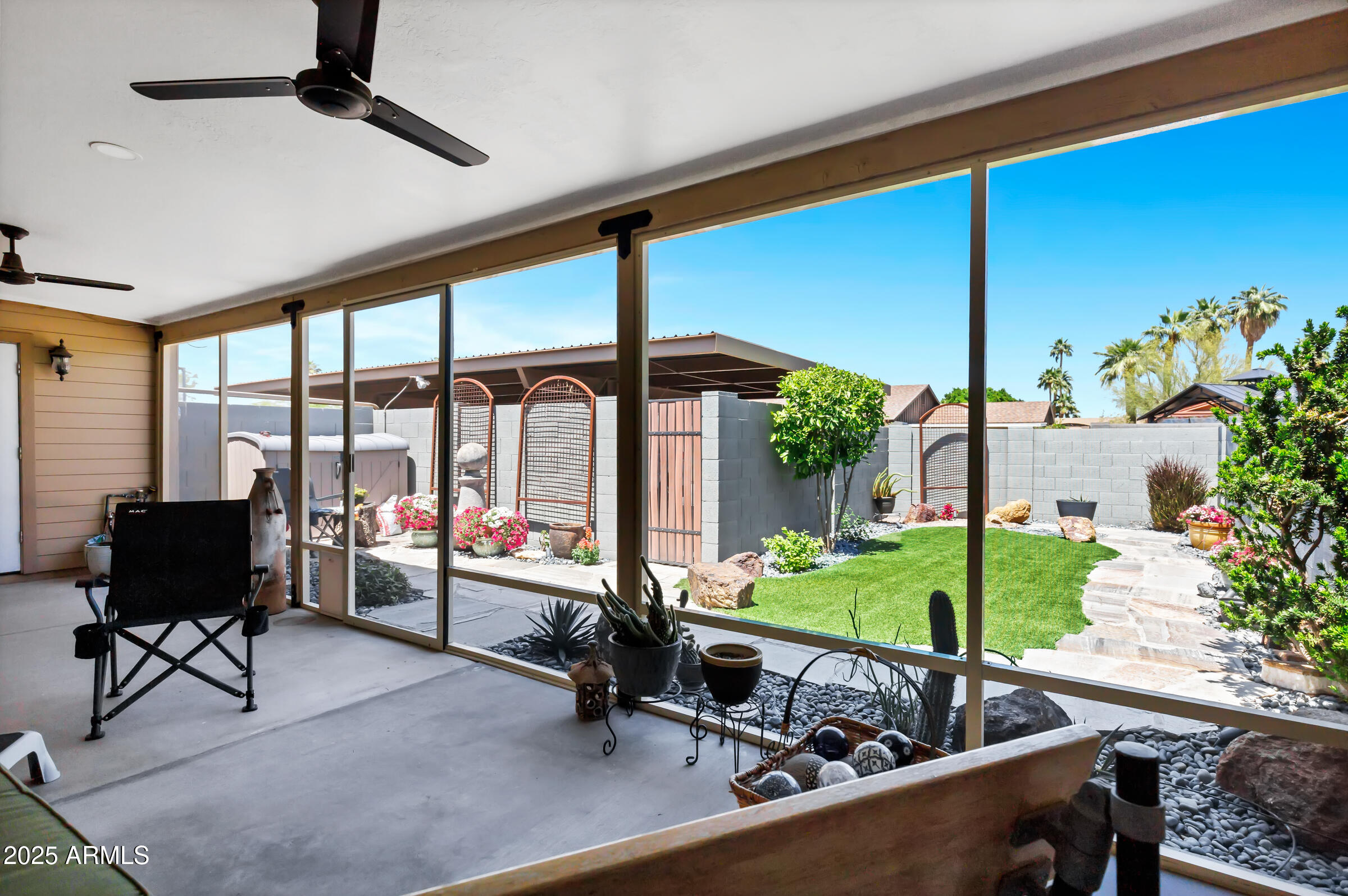 2138 E MINTON Drive