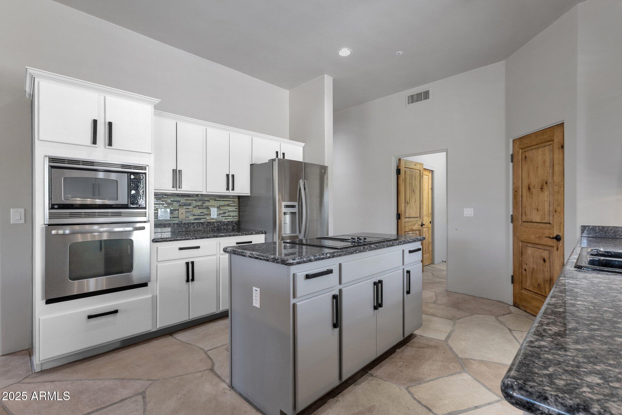 11123 E MONUMENT Drive