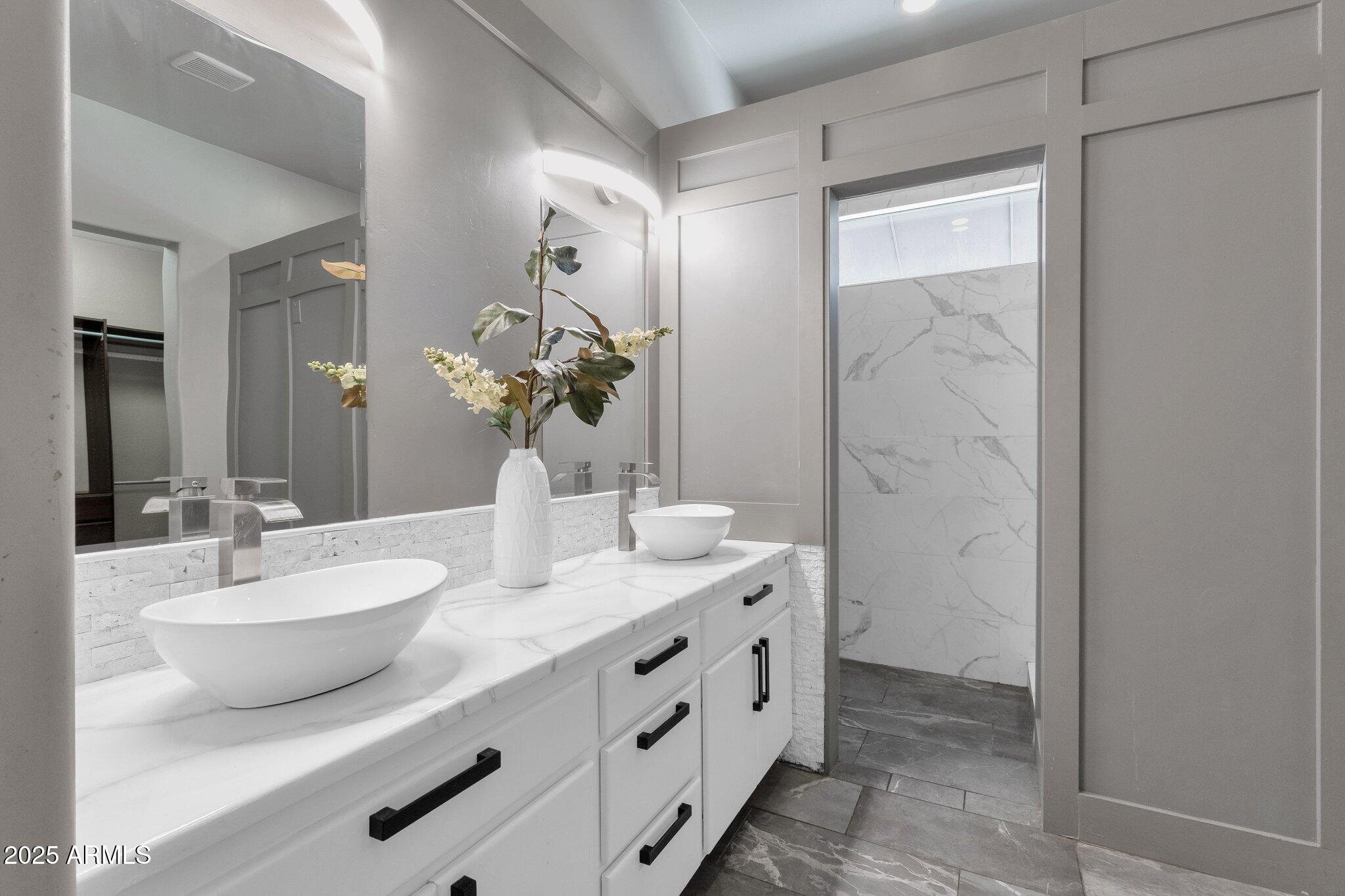 11123 E MONUMENT Drive