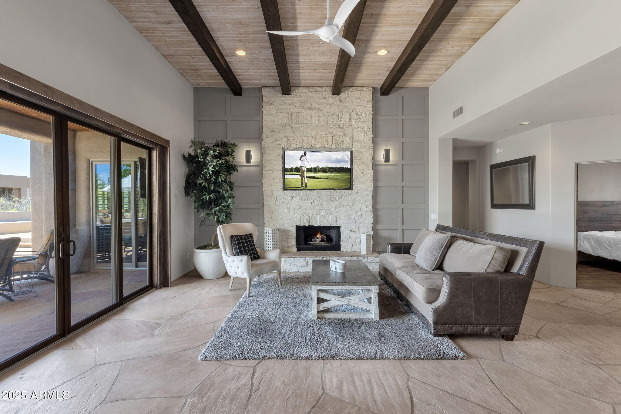 11123 E MONUMENT Drive