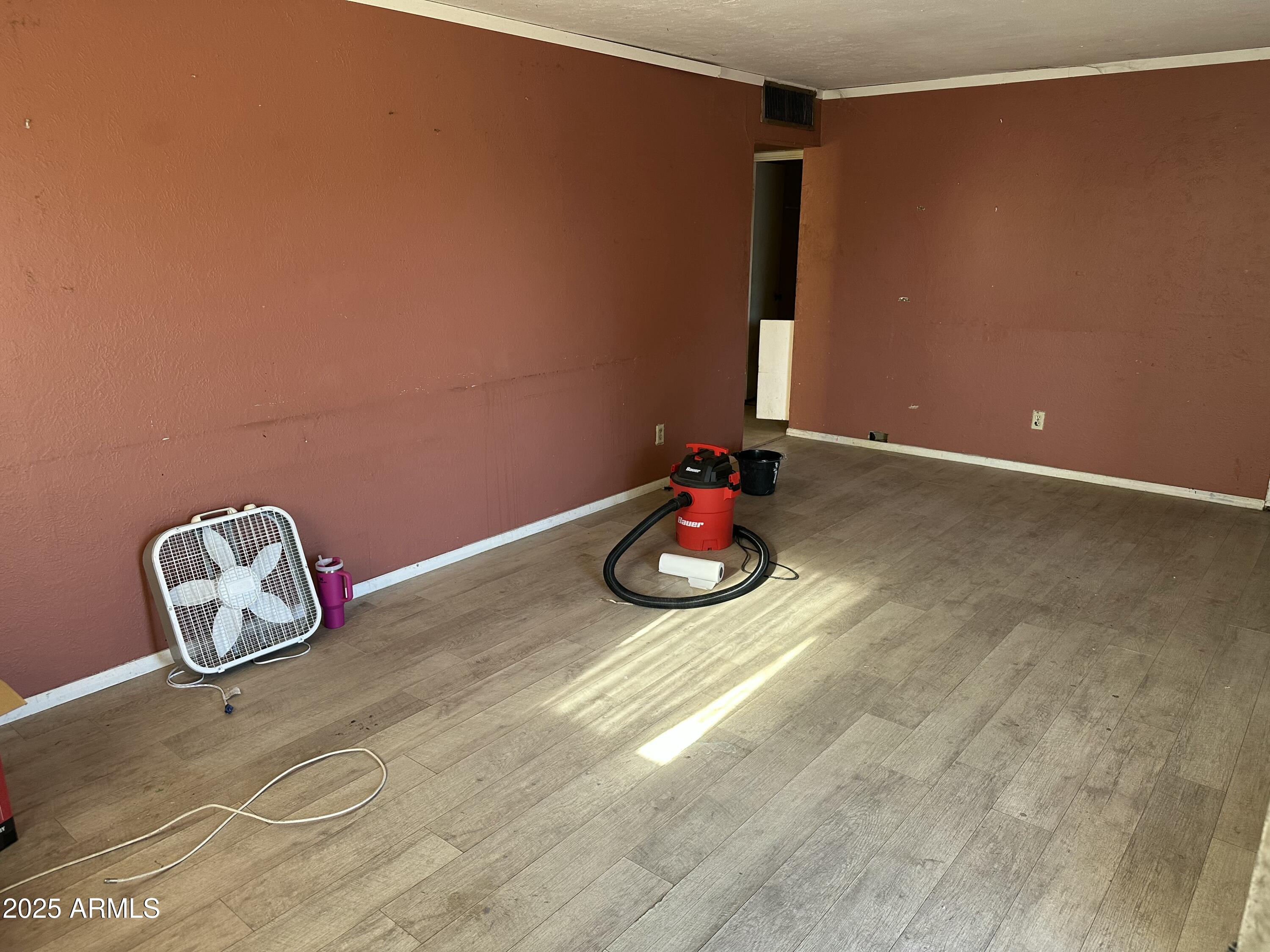 2752 W MINNEZONA Avenue
