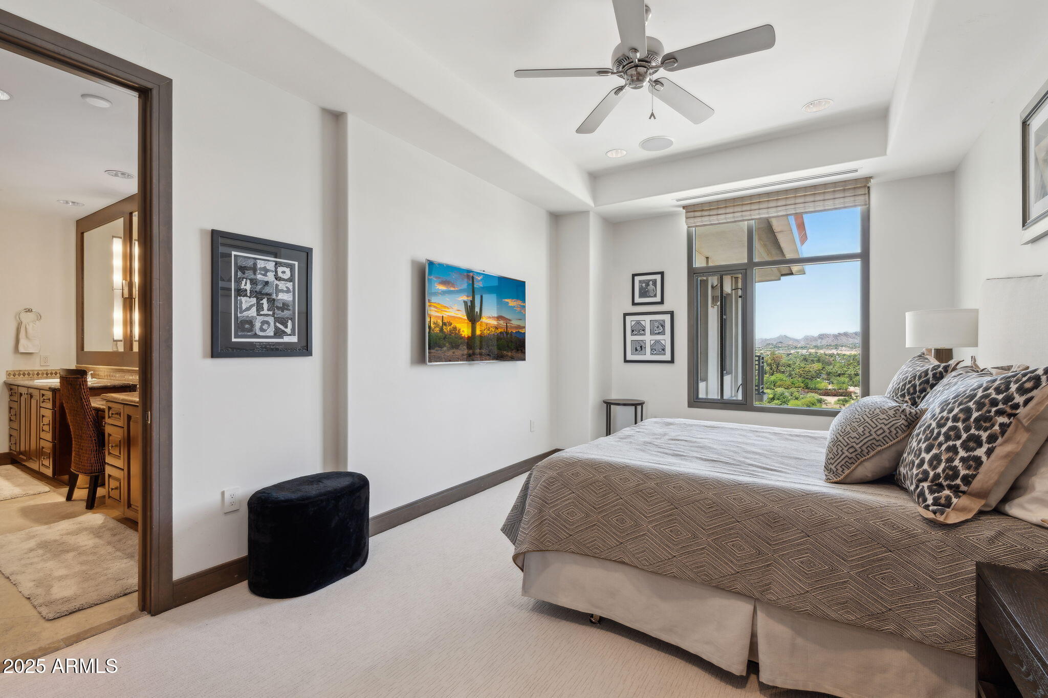 2211 E CAMELBACK Road, 1203