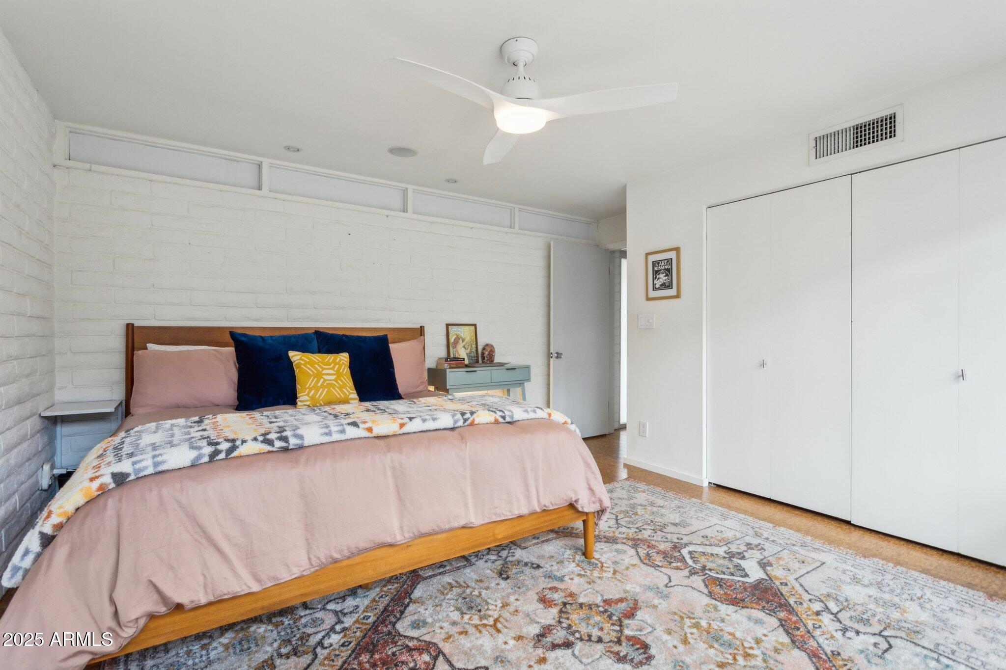 110 W MISSOURI Avenue, 18