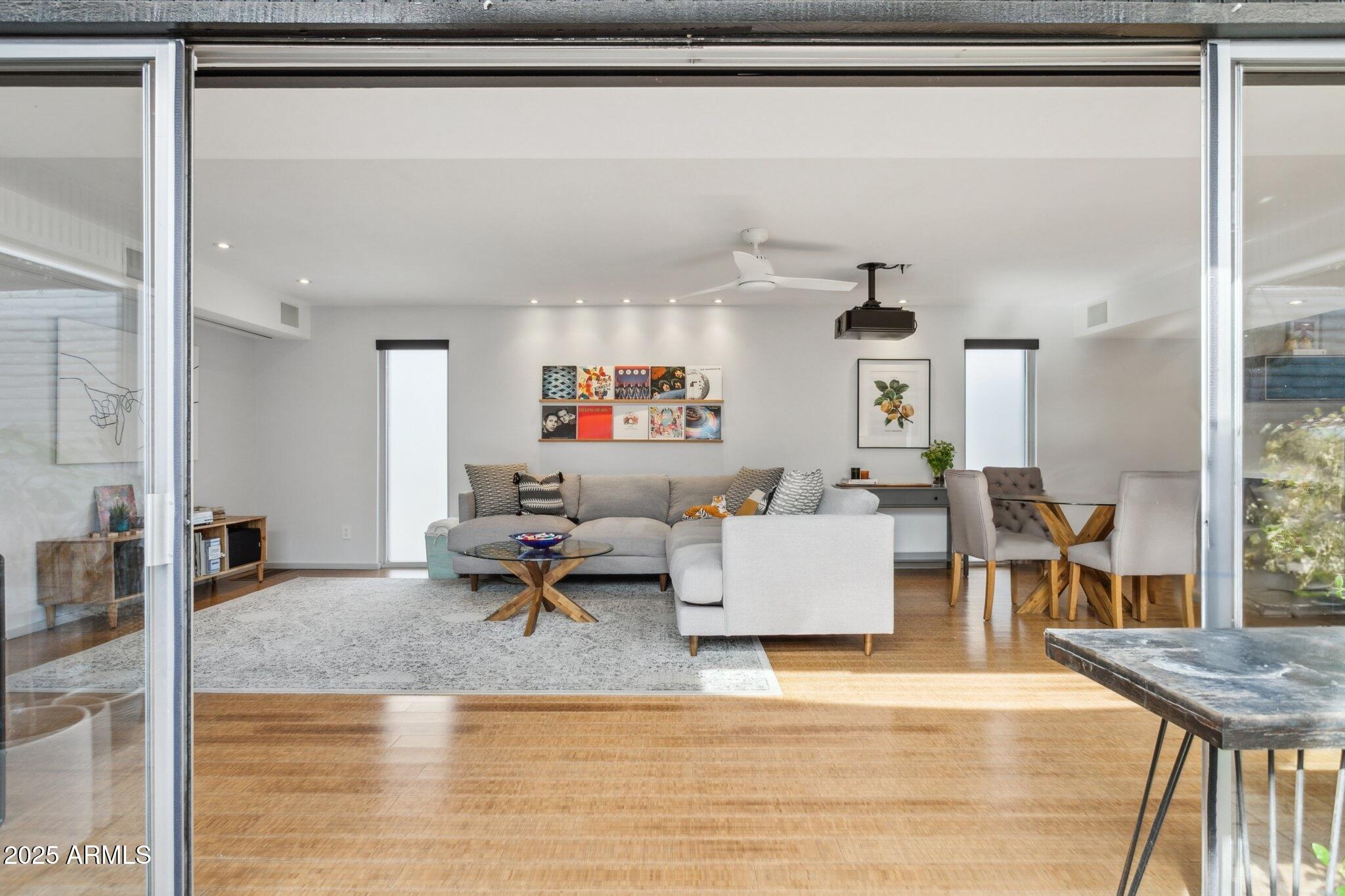 110 W MISSOURI Avenue, 18