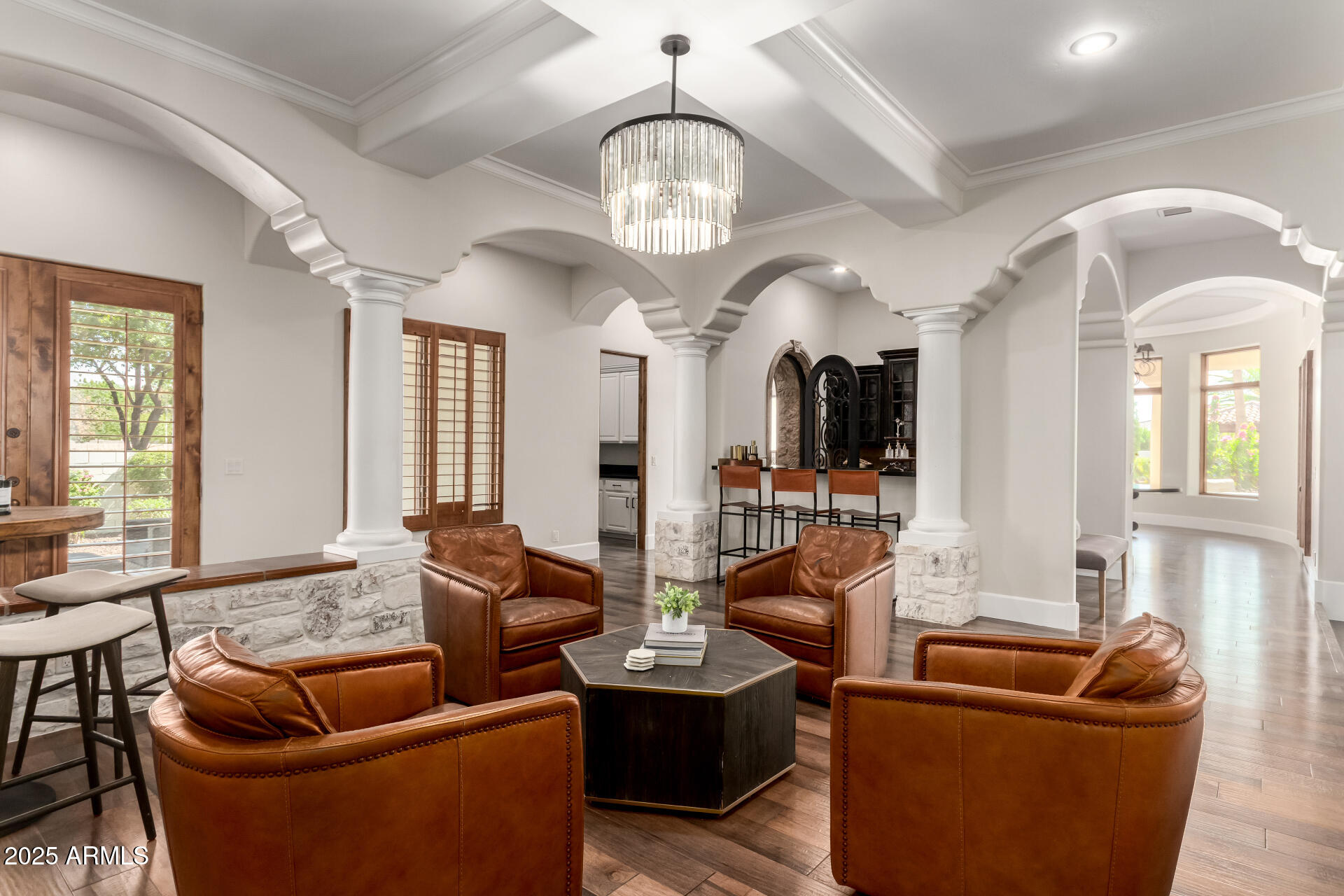 2527 E BEECHNUT Court