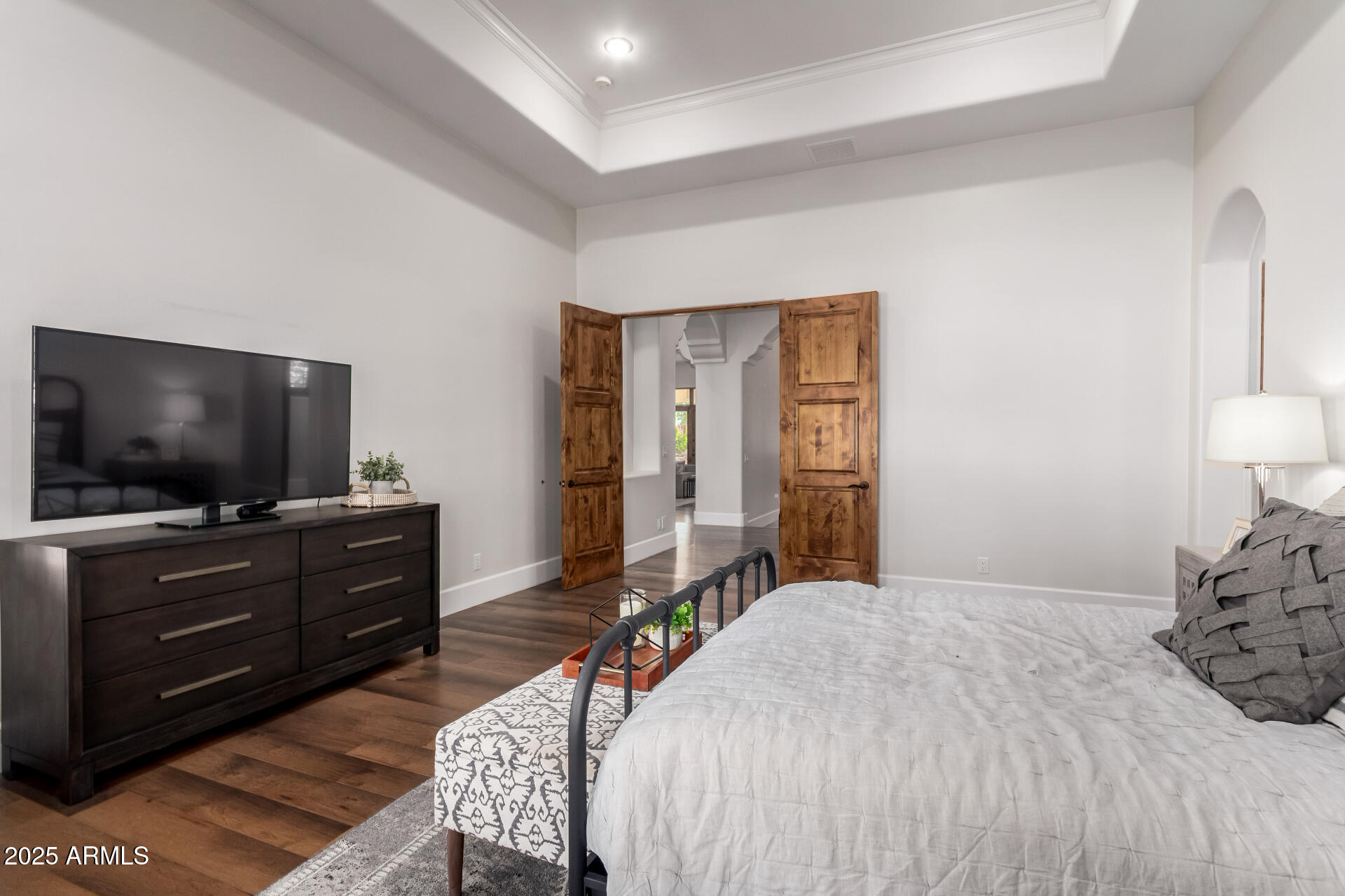 2527 E BEECHNUT Court