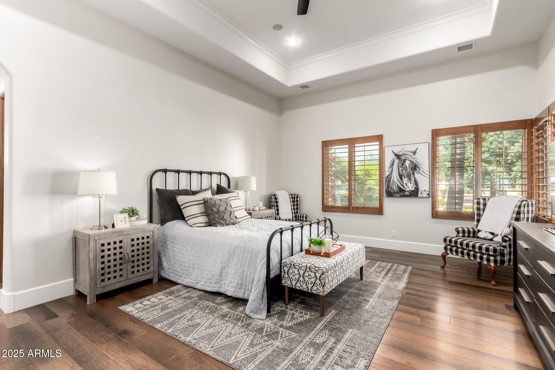 2527 E BEECHNUT Court