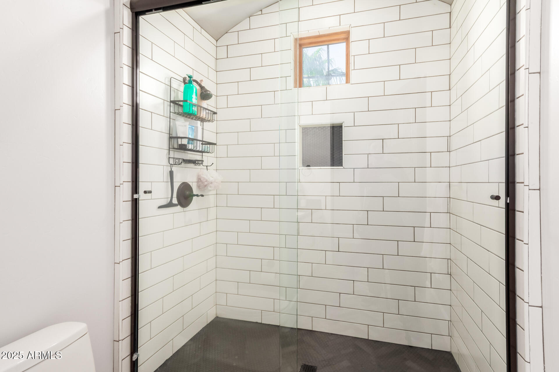 2527 E BEECHNUT Court