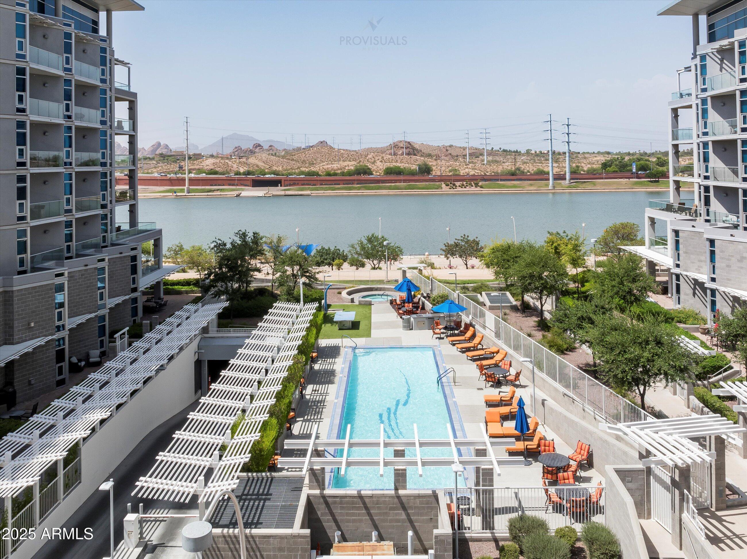 140 E RIO SALADO Parkway, 512