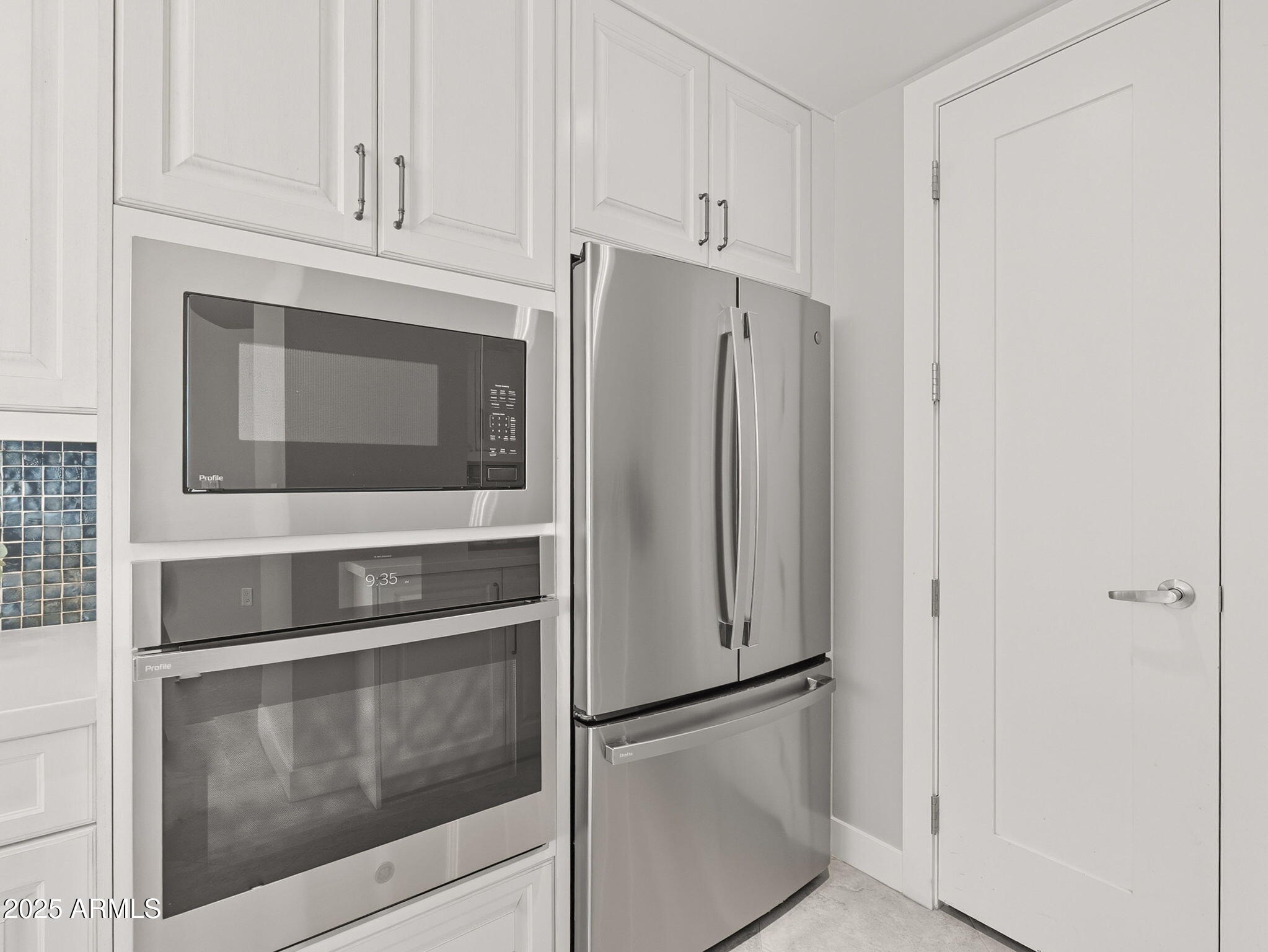 140 E RIO SALADO Parkway, 512