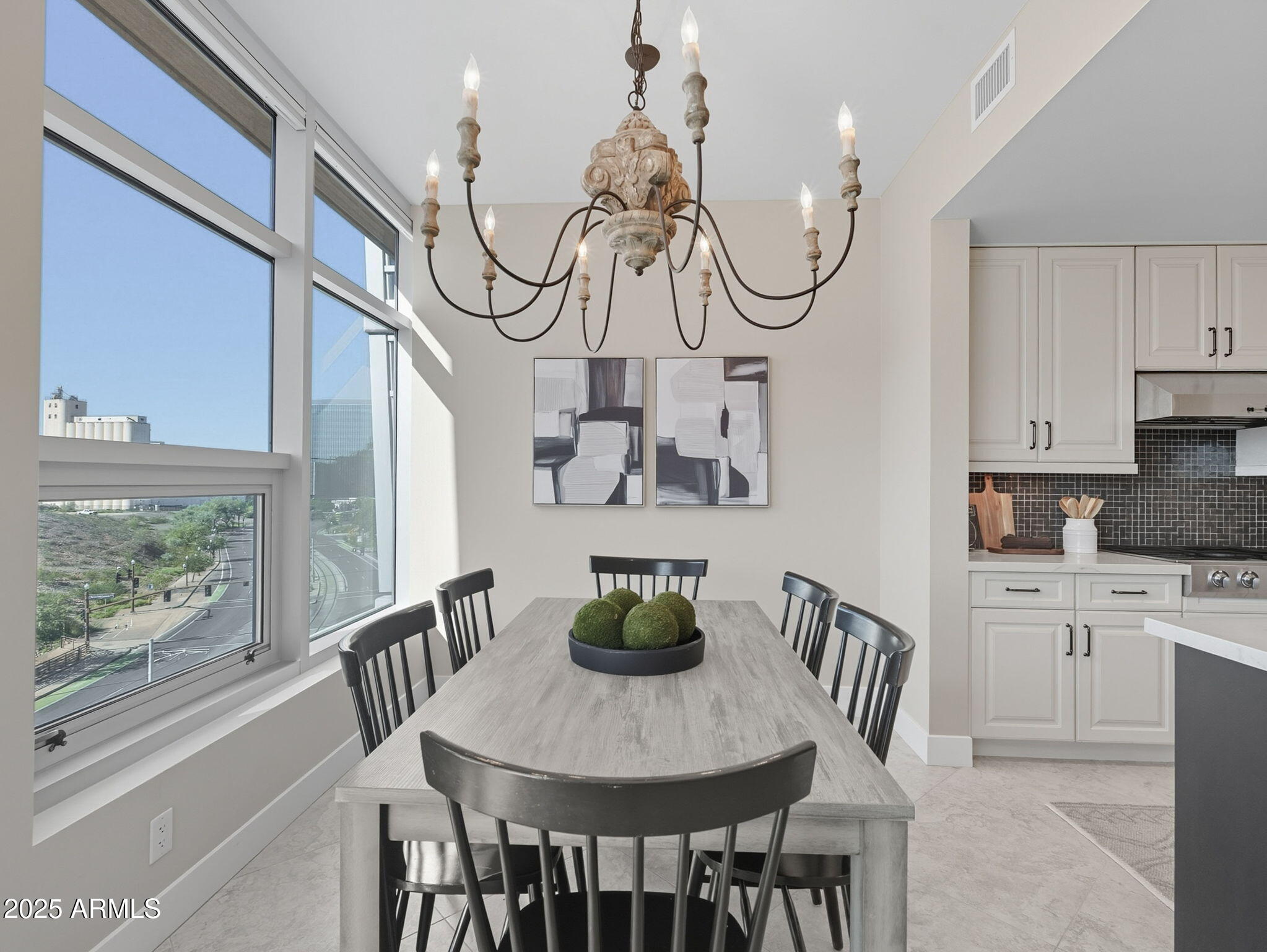 140 E RIO SALADO Parkway, 512