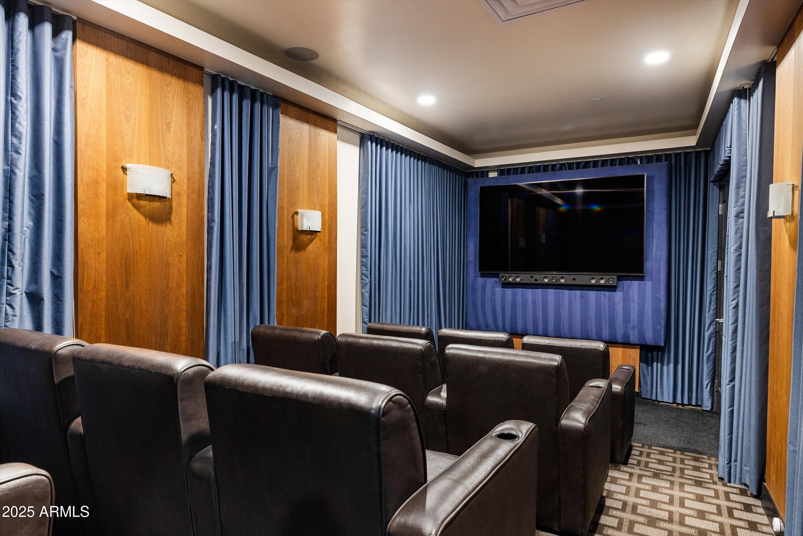 140 E RIO SALADO Parkway, 512