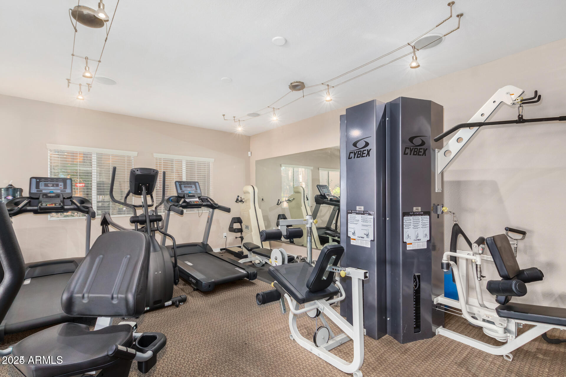 4704 E PARADISE VILLAGE Parkway N, 321