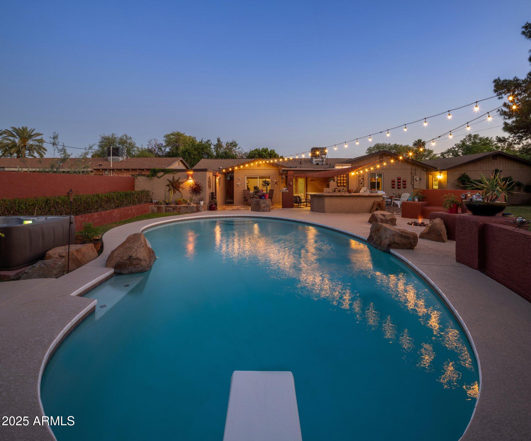 1640 E SOLANO Drive