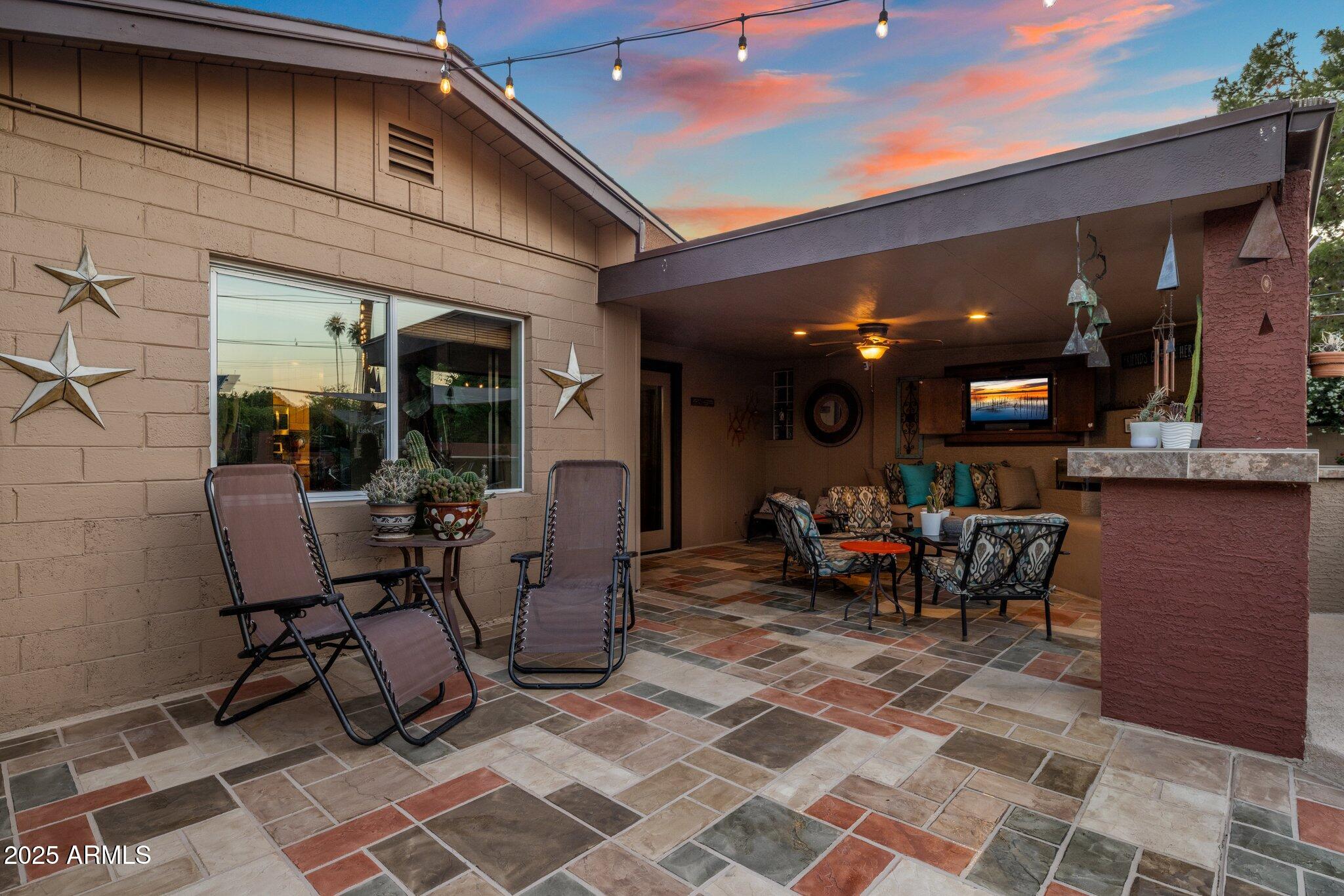 1640 E SOLANO Drive