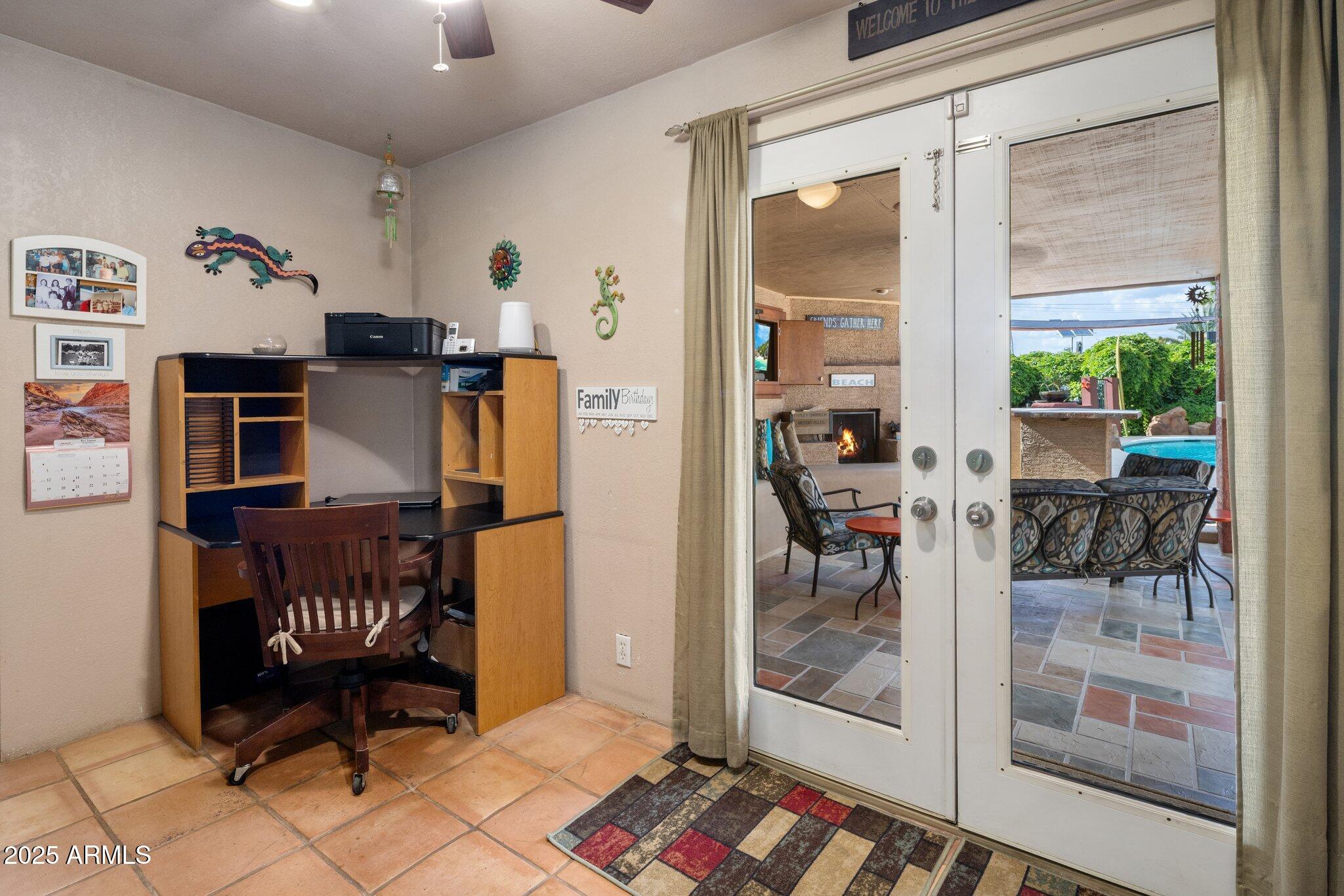 1640 E SOLANO Drive
