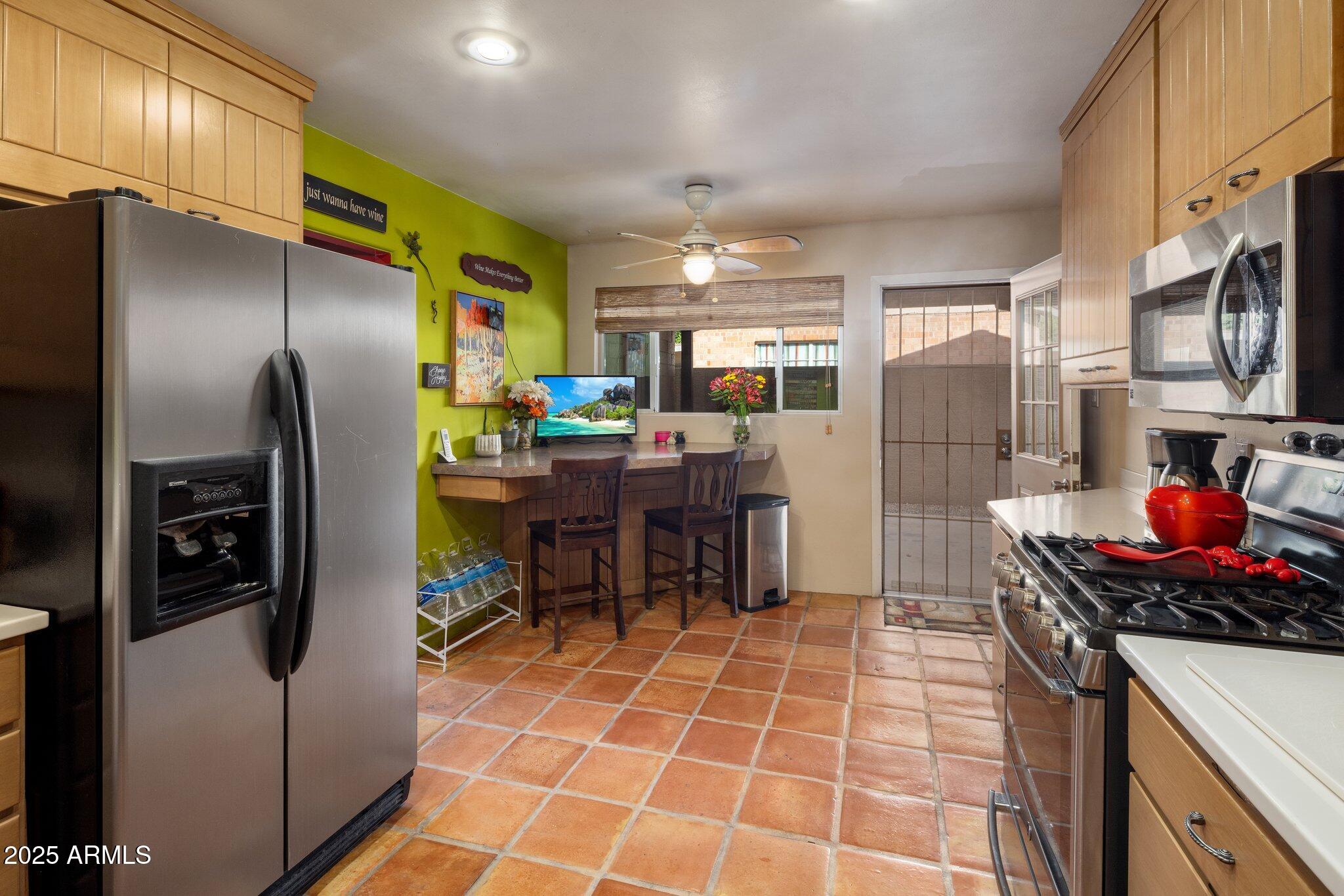 1640 E SOLANO Drive