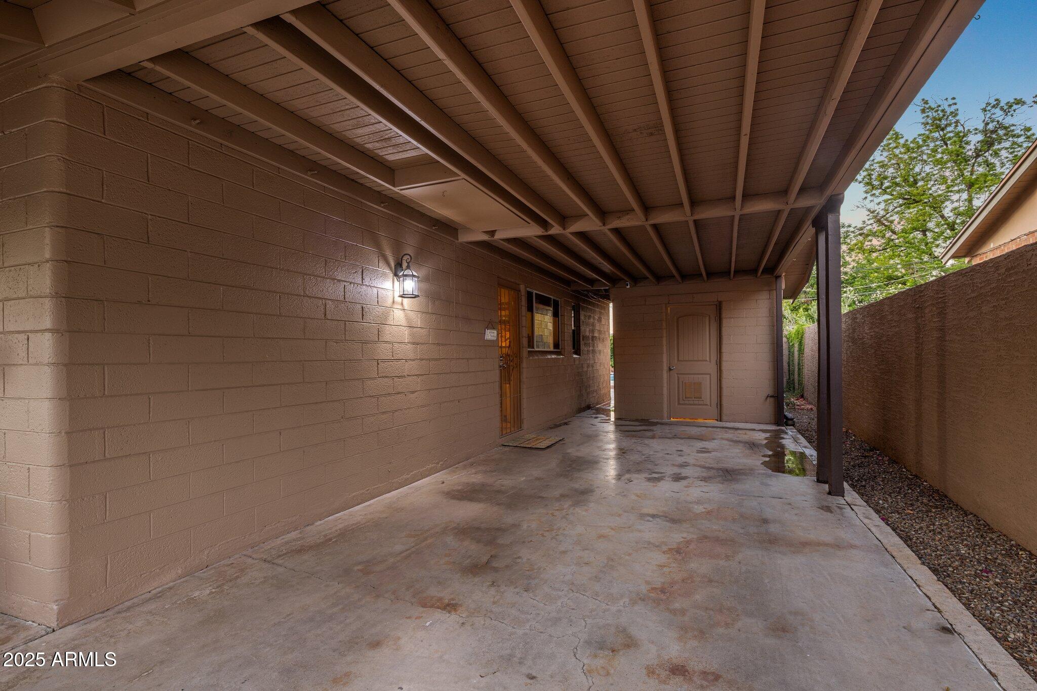 1640 E SOLANO Drive
