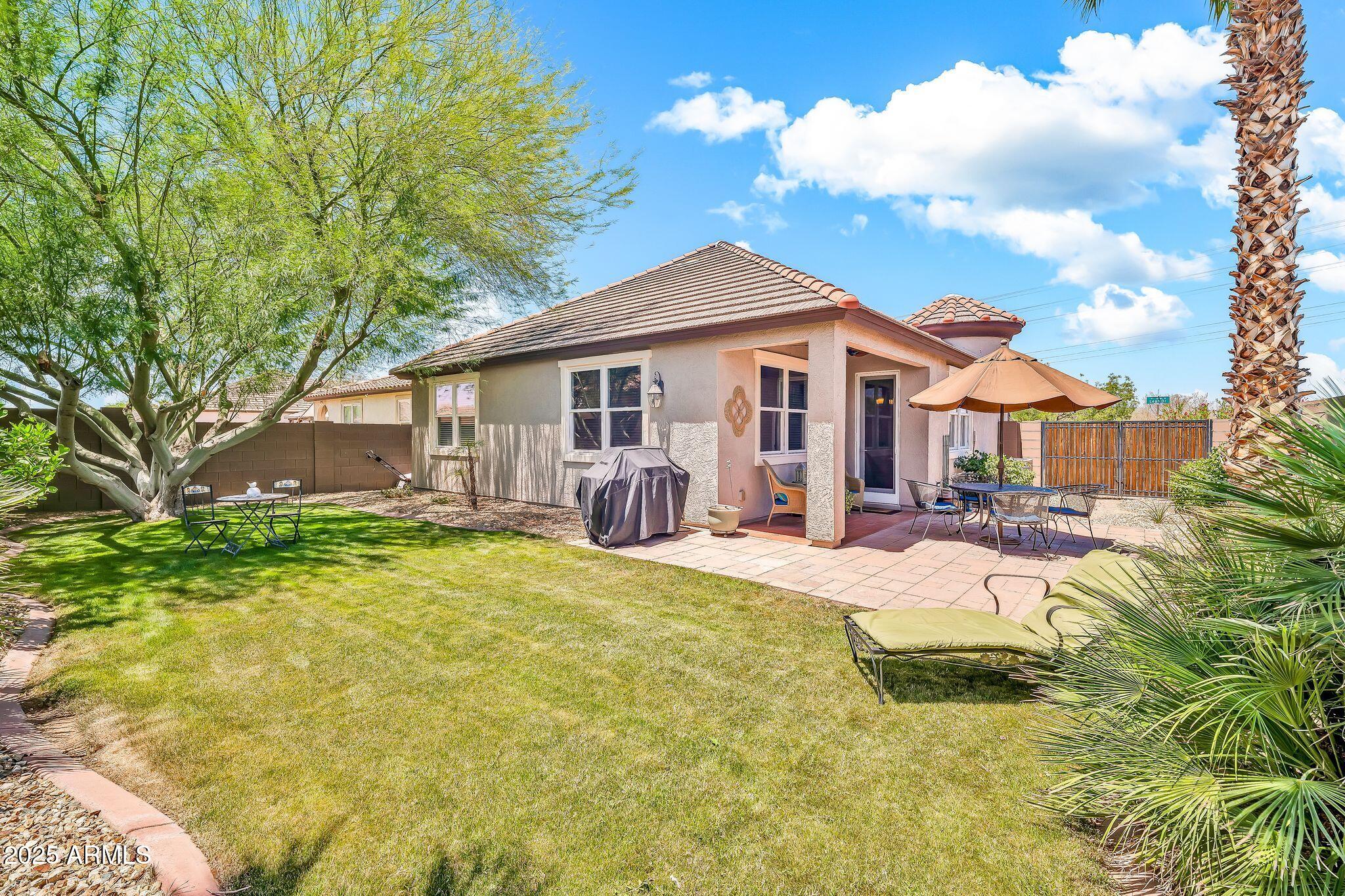 30285 W LEAH Drive