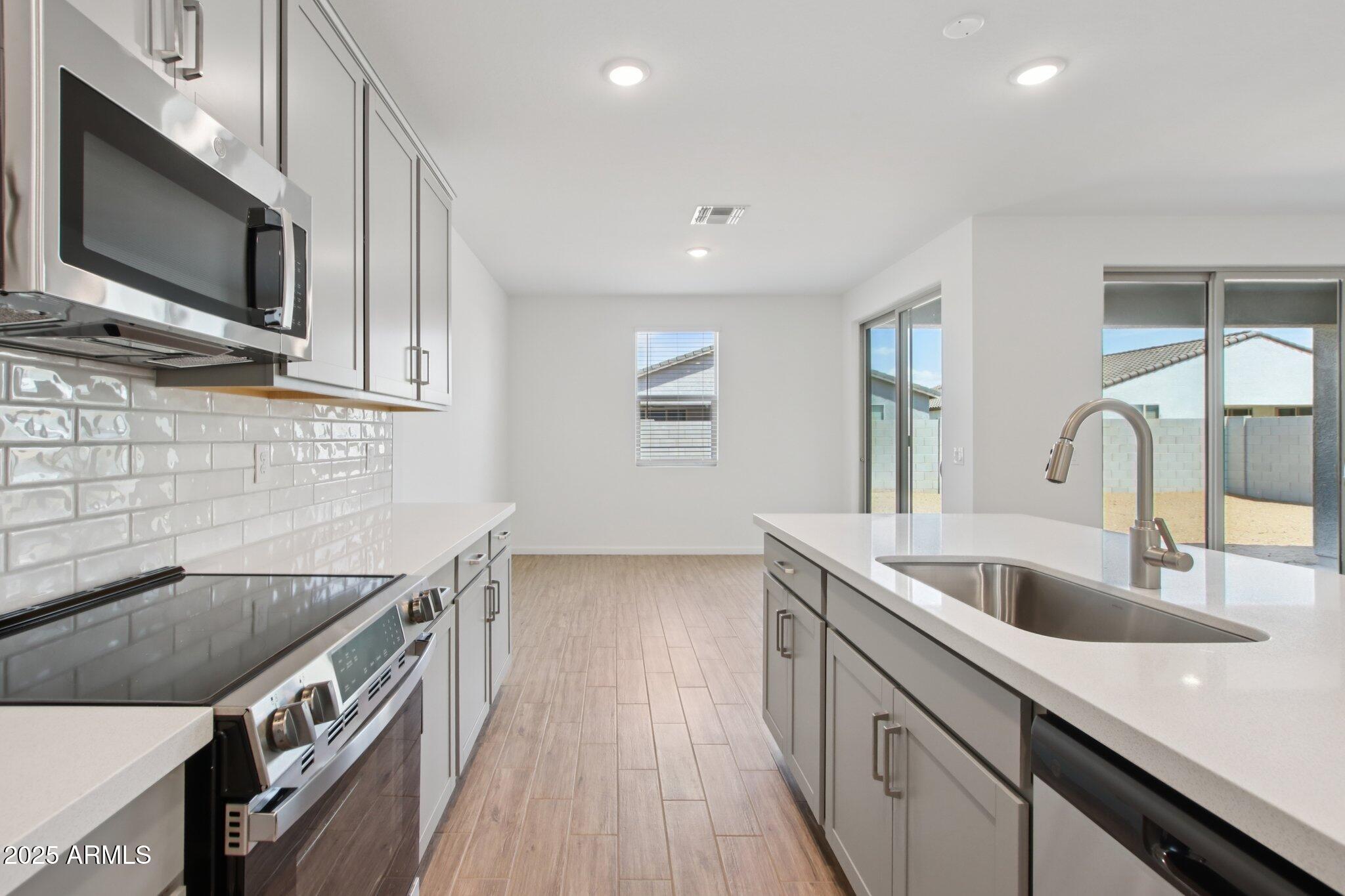 15734 W BROWN Street