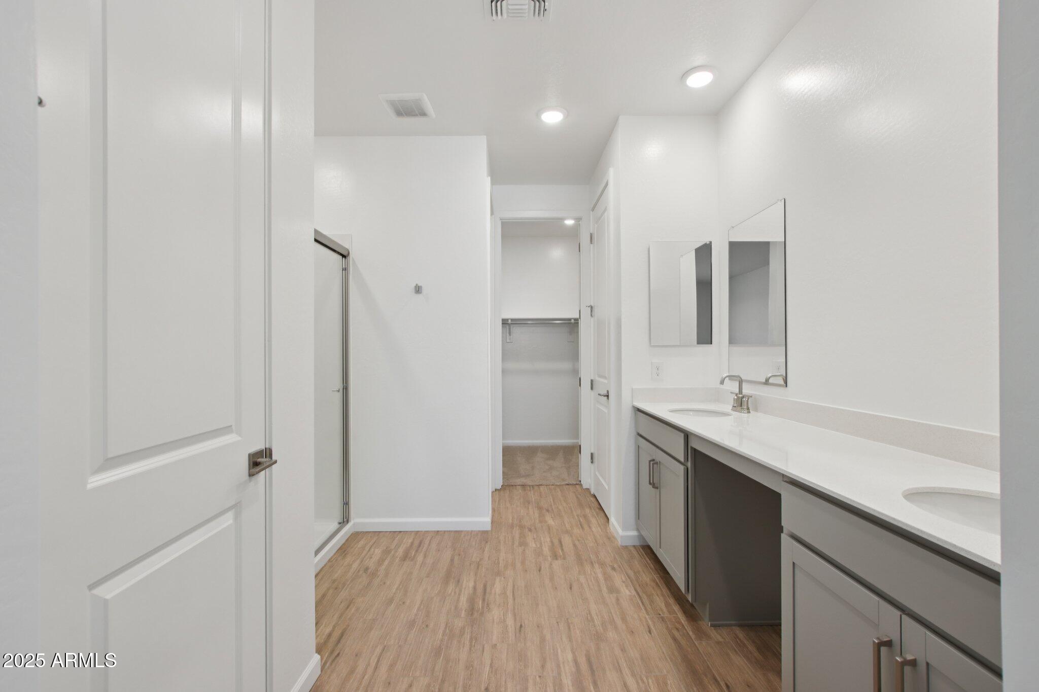 15734 W BROWN Street