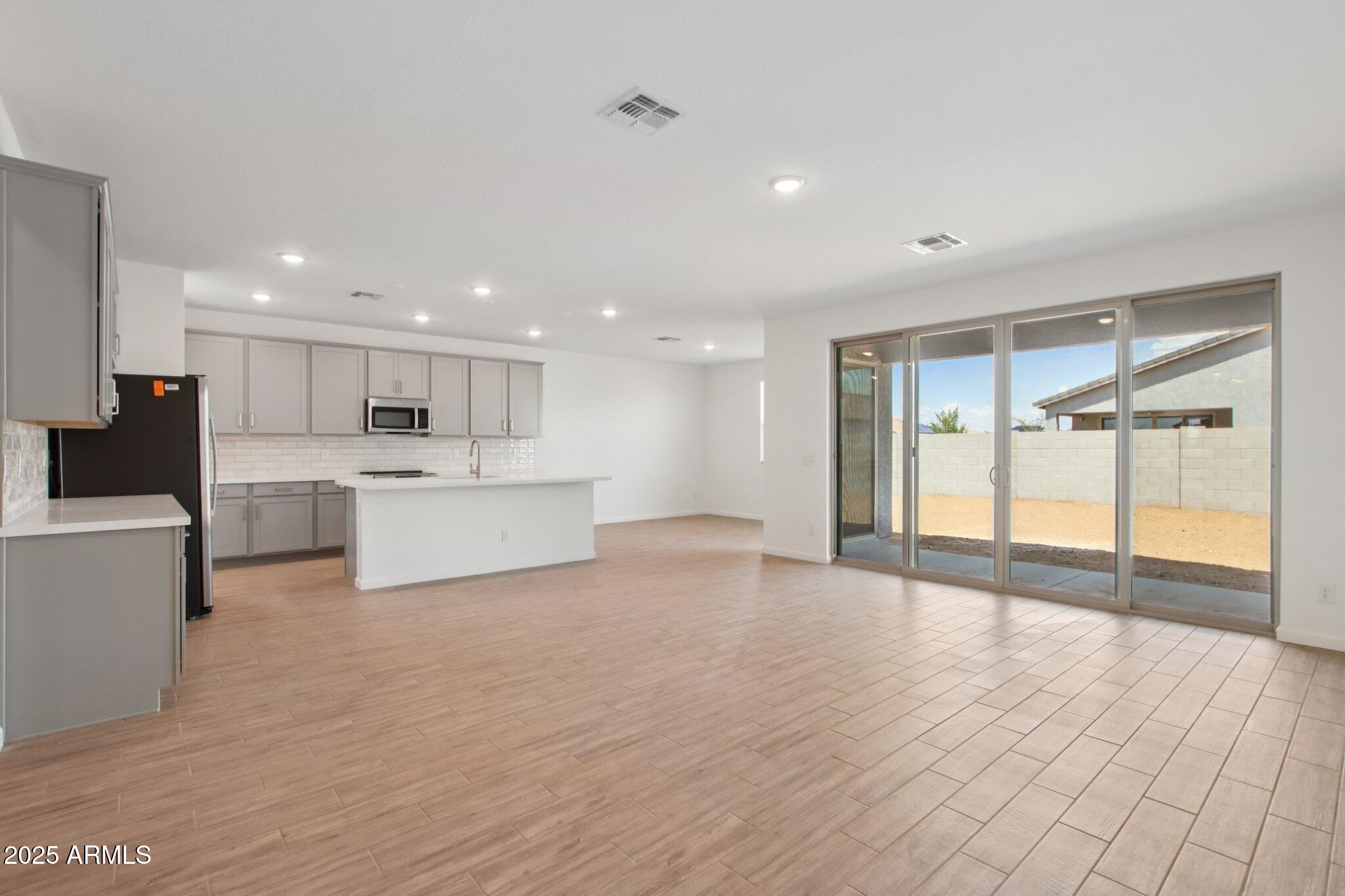 15734 W BROWN Street