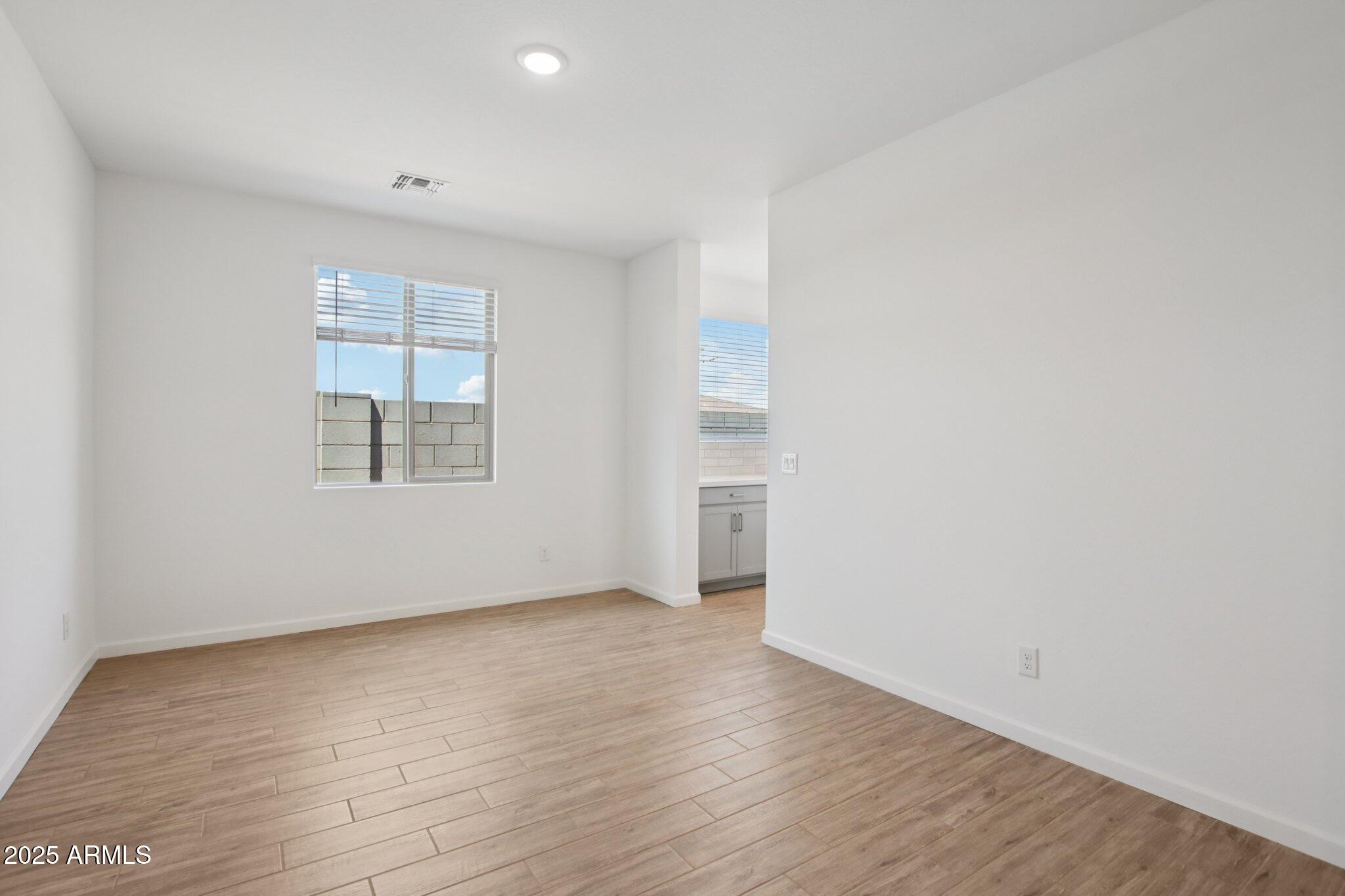 15734 W BROWN Street