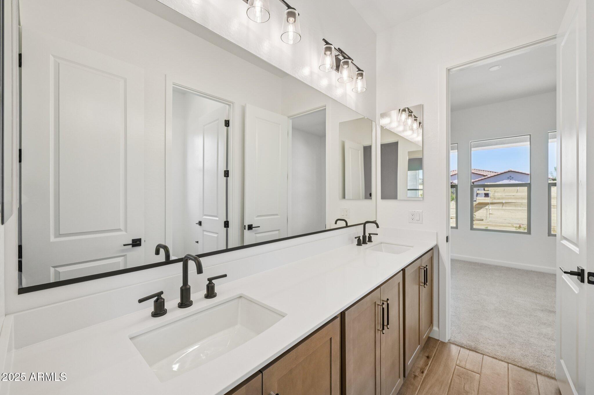 22937 E TWIN ACRES Drive