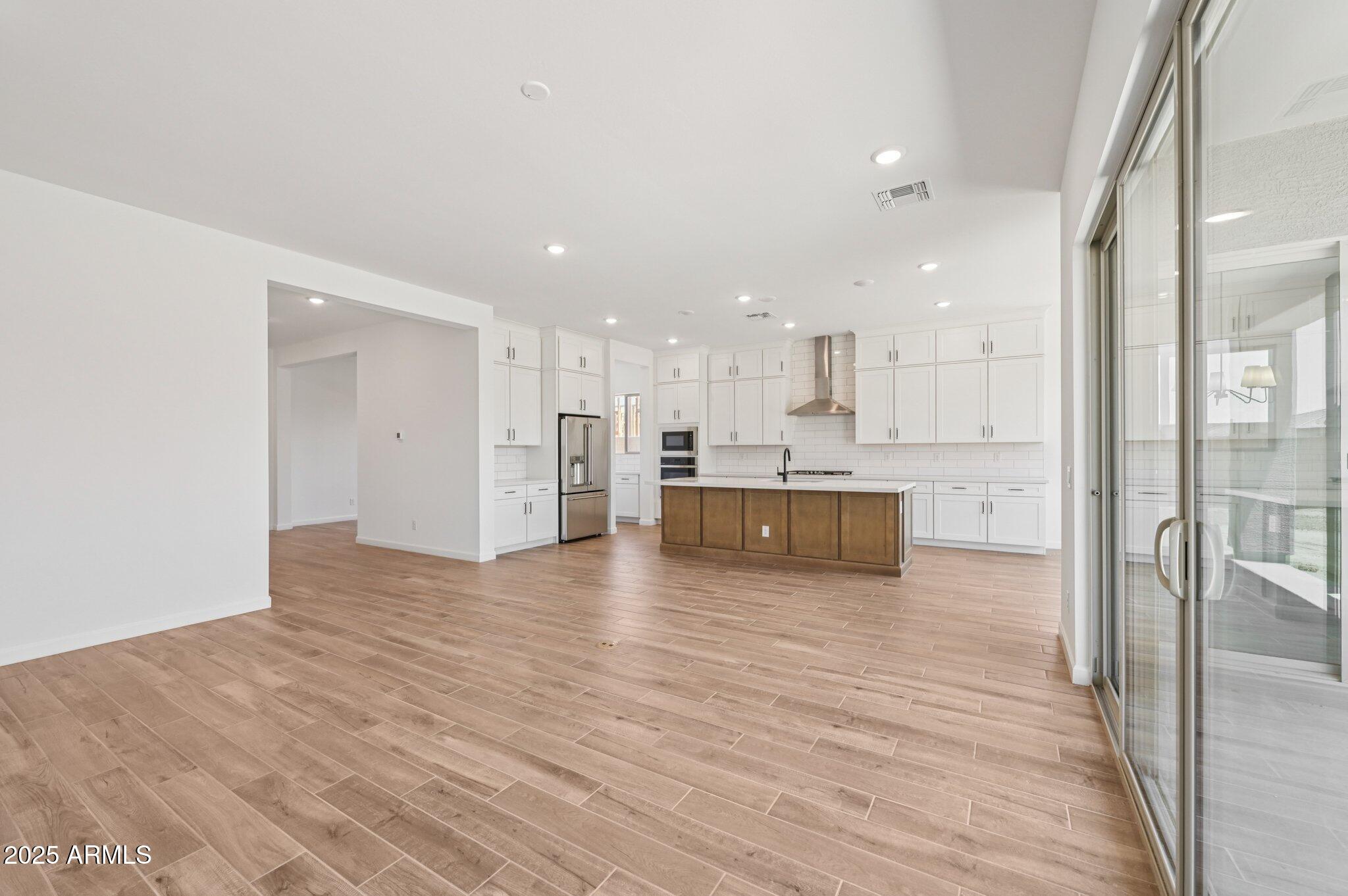 22937 E TWIN ACRES Drive