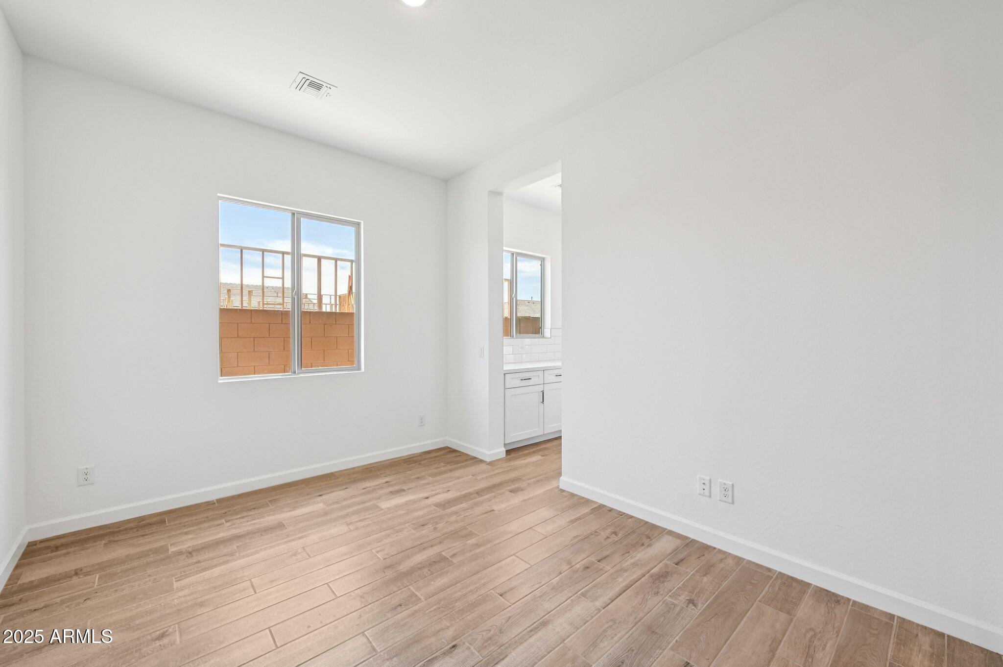 22937 E TWIN ACRES Drive