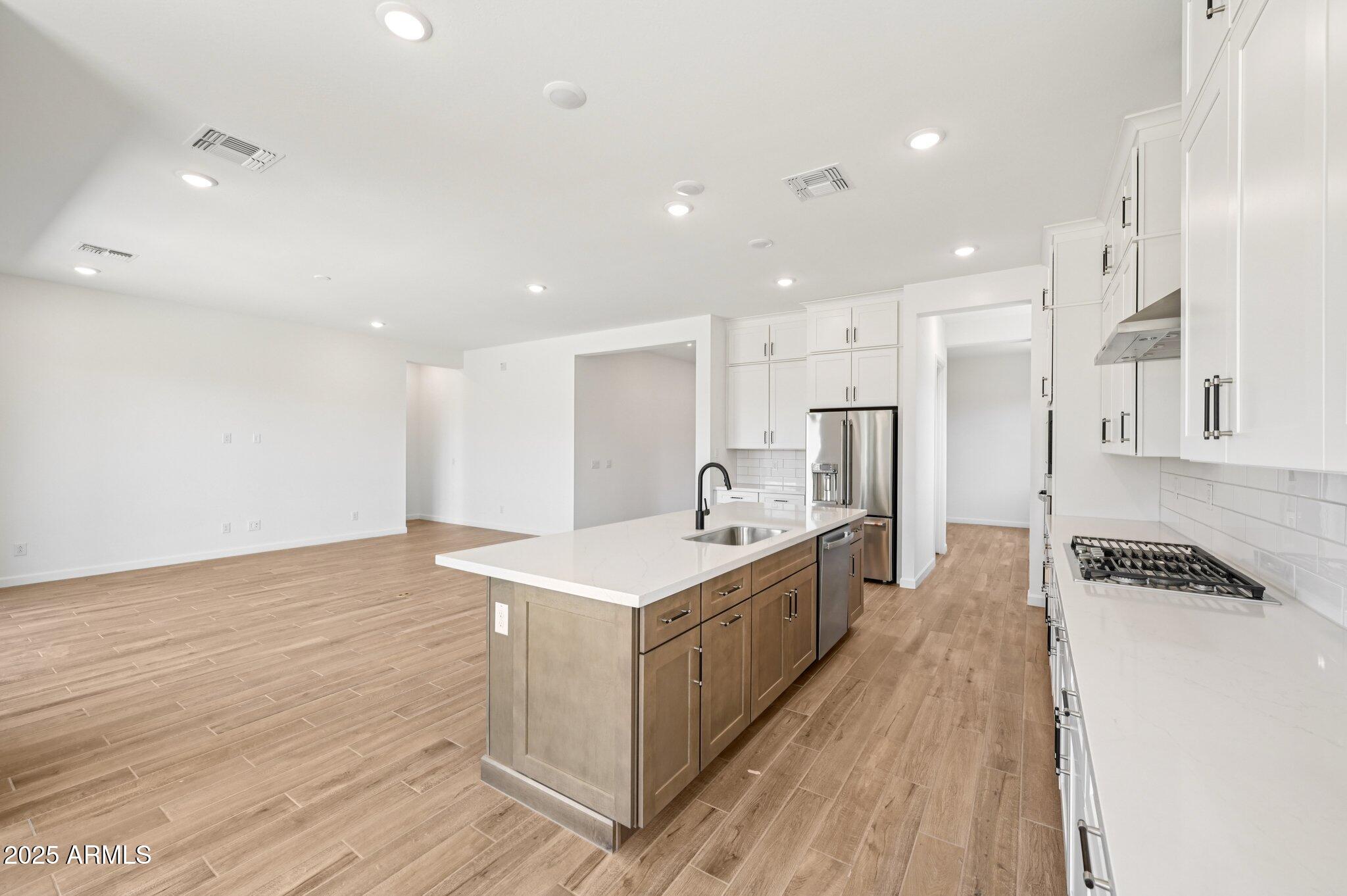 22937 E TWIN ACRES Drive