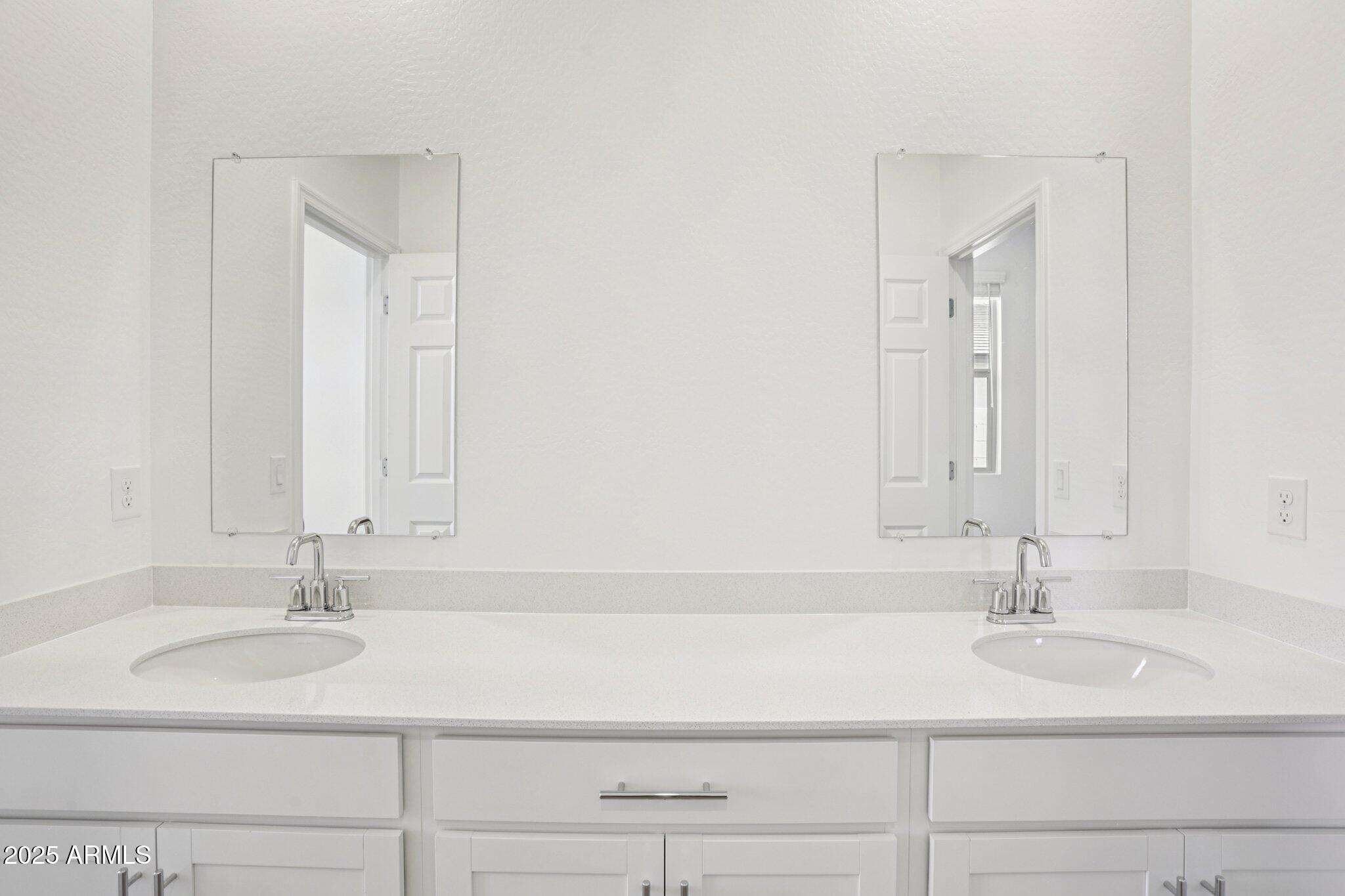 11796 N VANERO Court