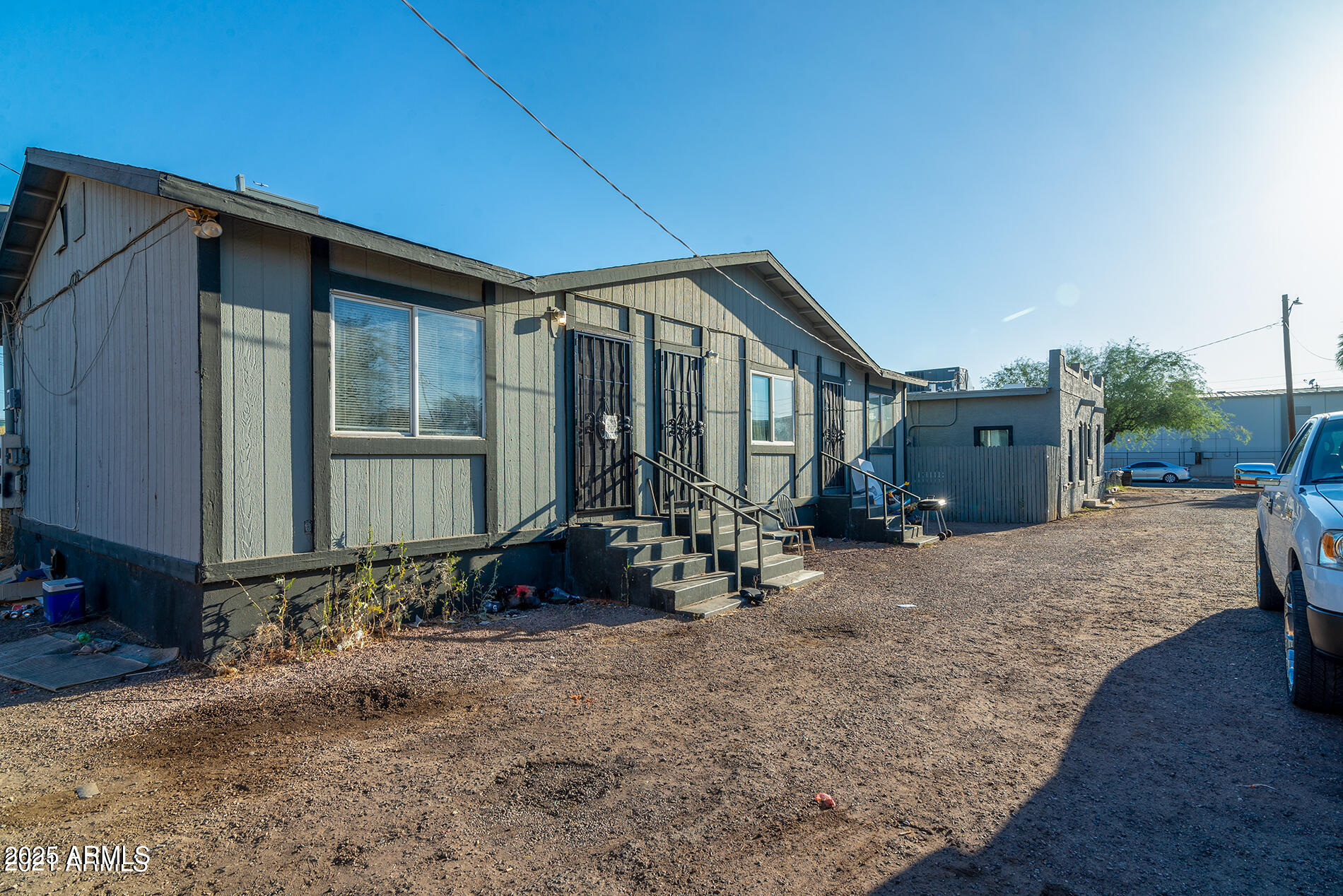 417 N 18TH Drive