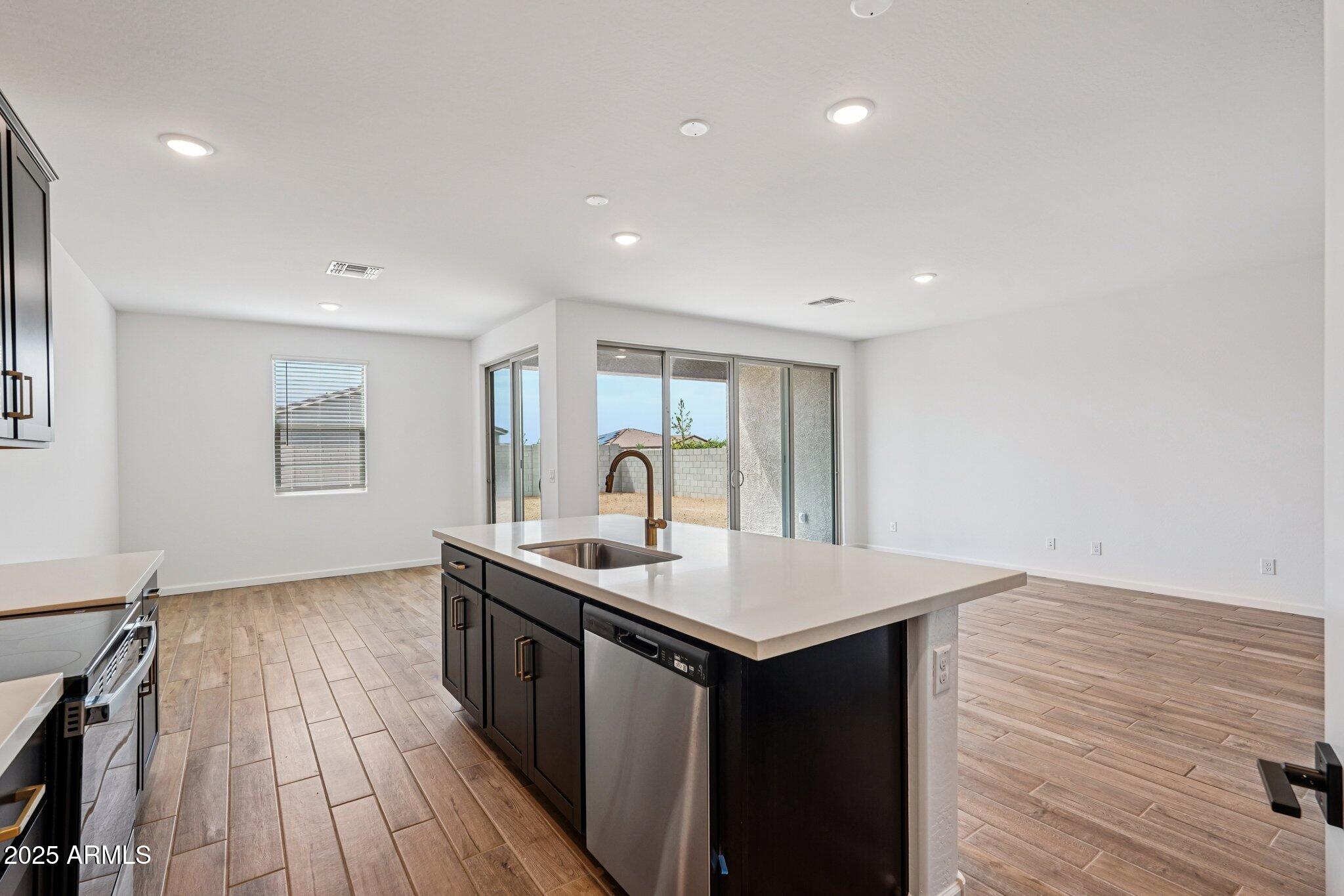 15755 W CAMDEN Avenue