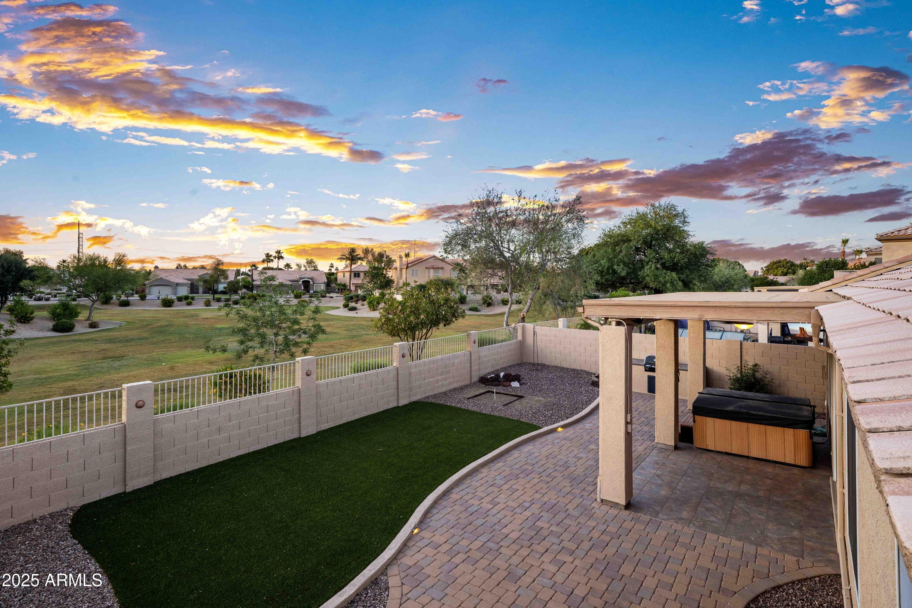 1398 W WINDHAVEN Avenue