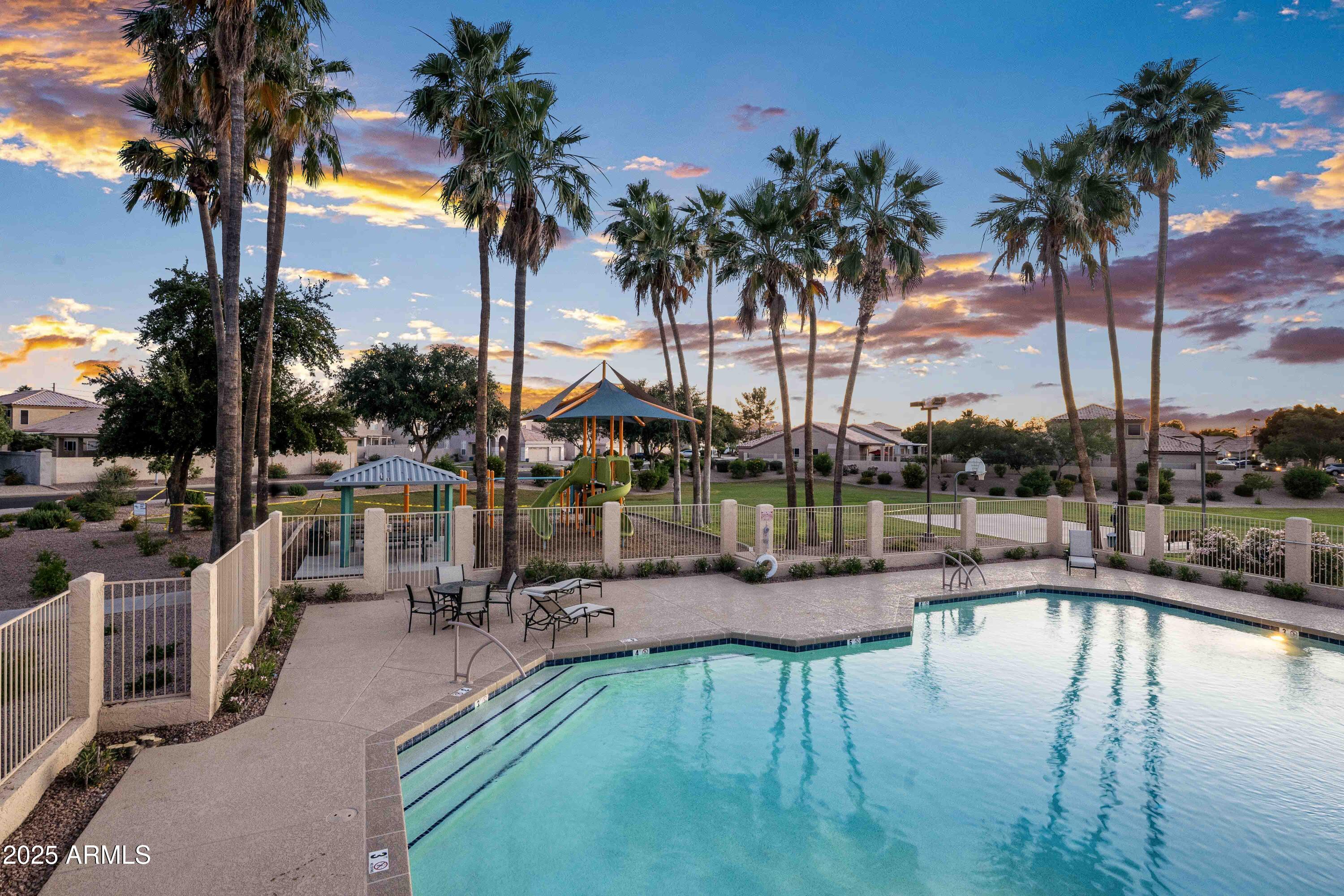 1398 W WINDHAVEN Avenue