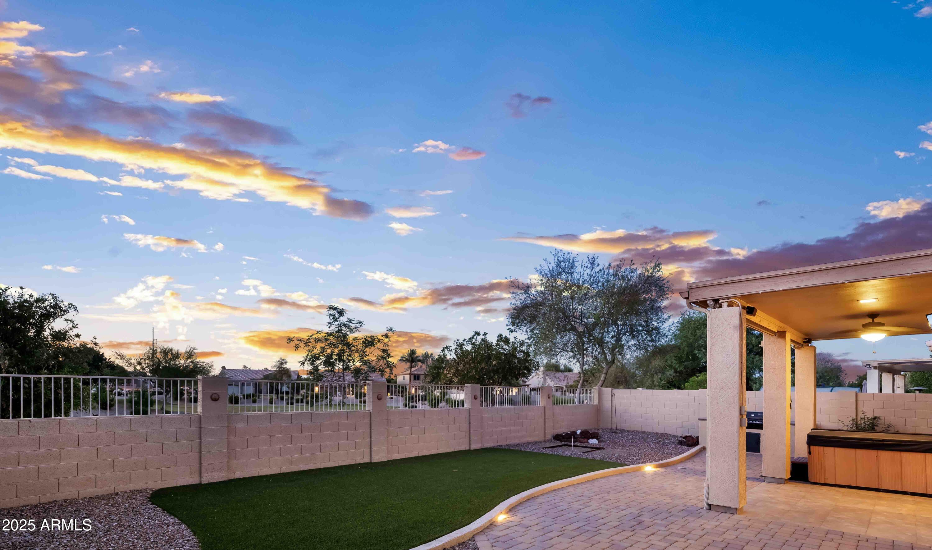 1398 W WINDHAVEN Avenue