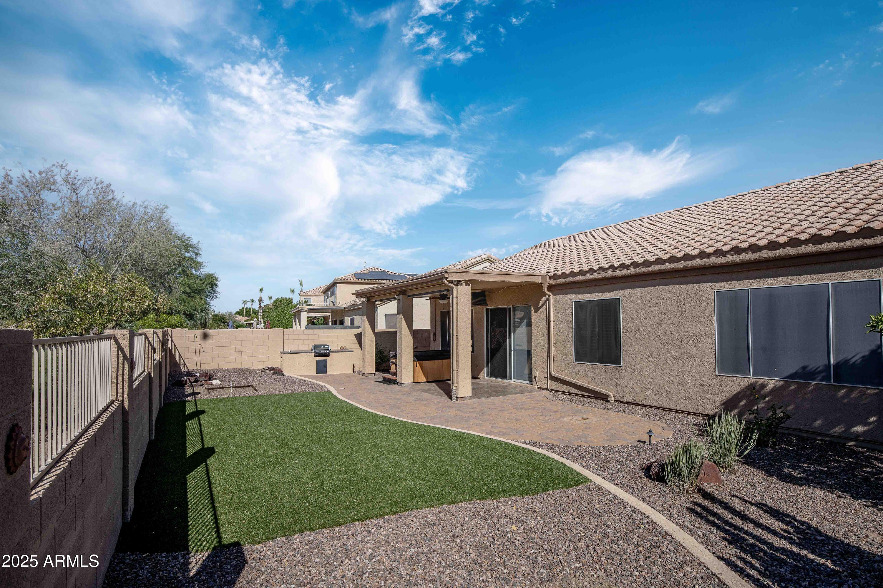 1398 W WINDHAVEN Avenue