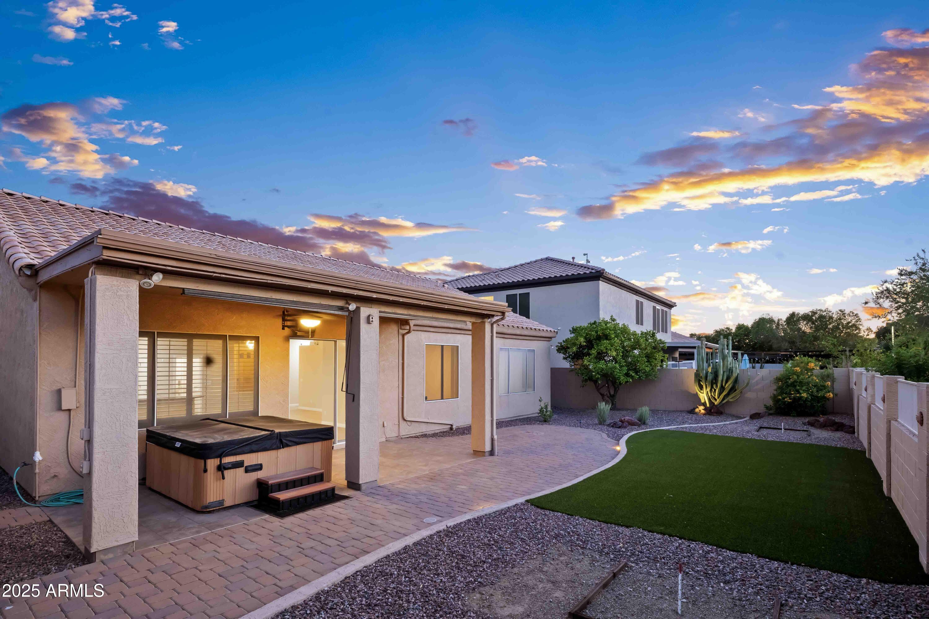 1398 W WINDHAVEN Avenue