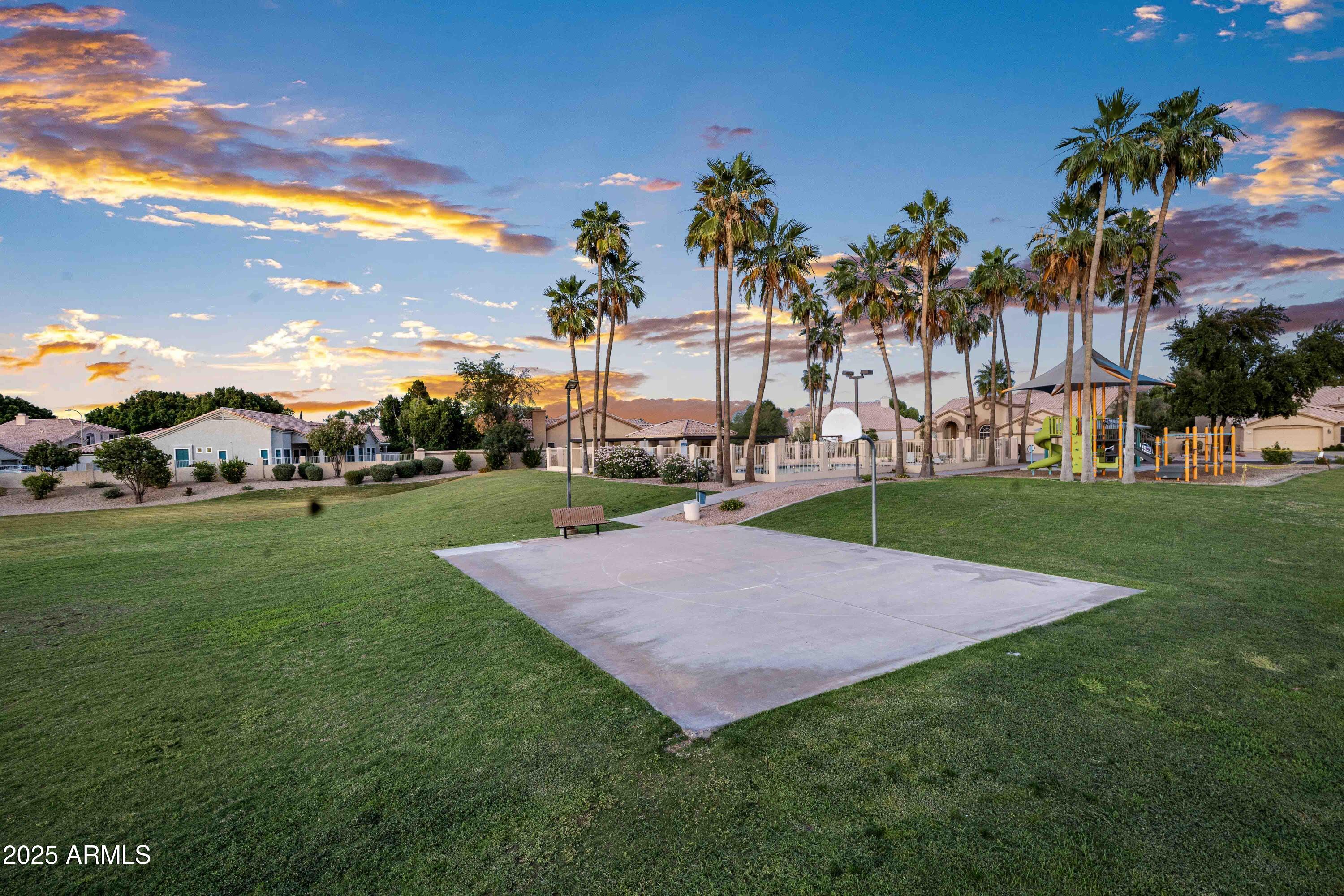 1398 W WINDHAVEN Avenue