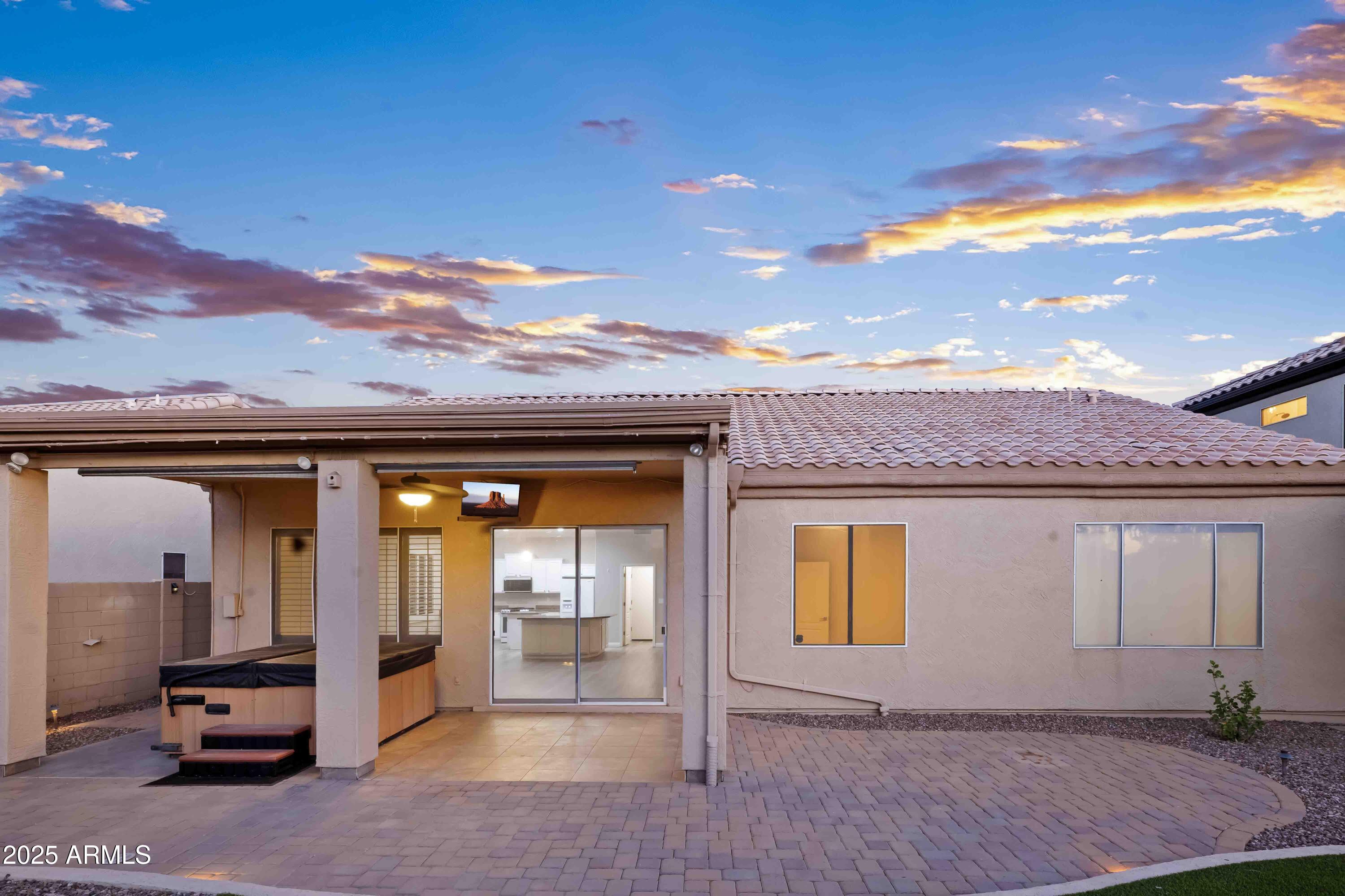 1398 W WINDHAVEN Avenue