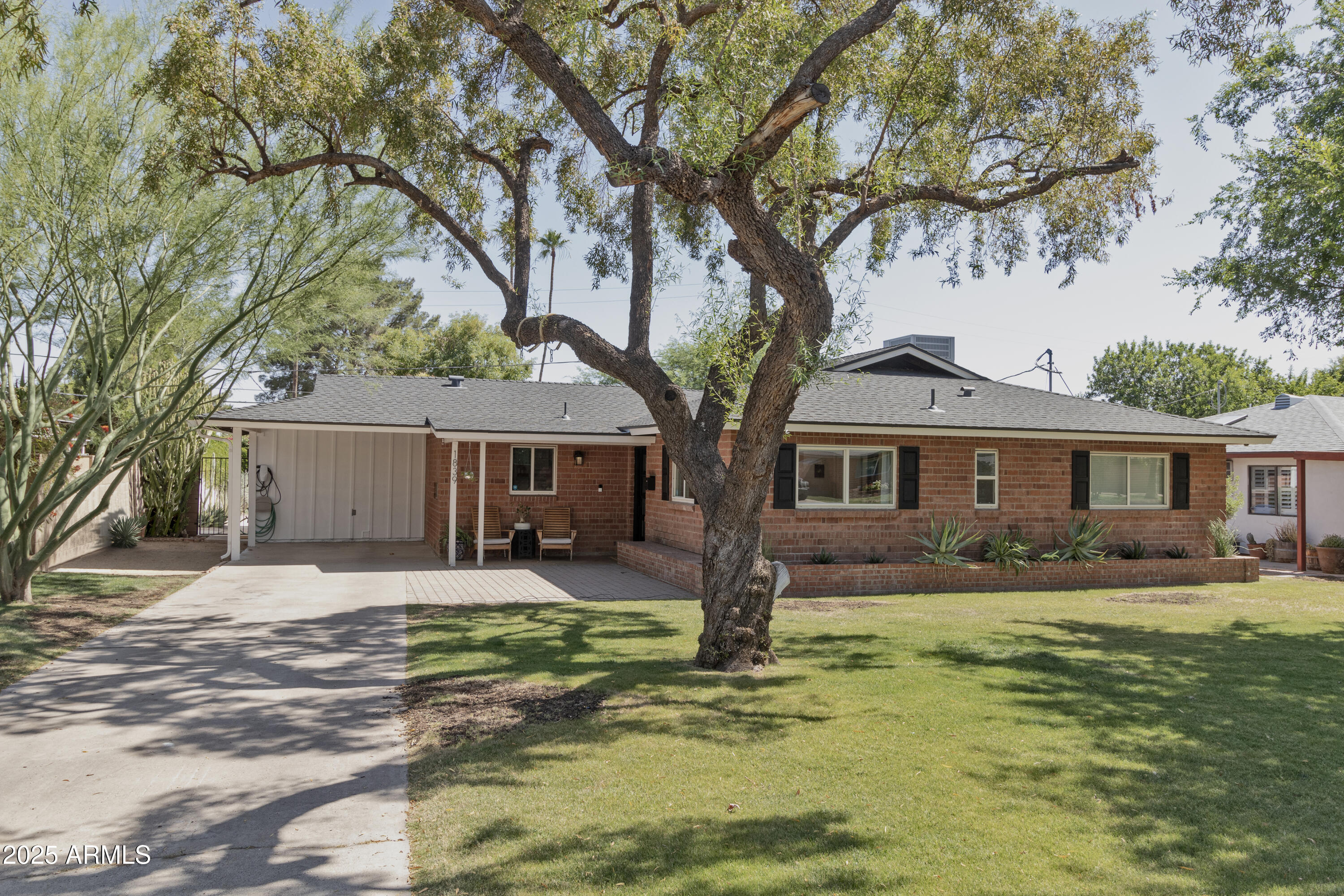 1839 E PALO VERDE Drive