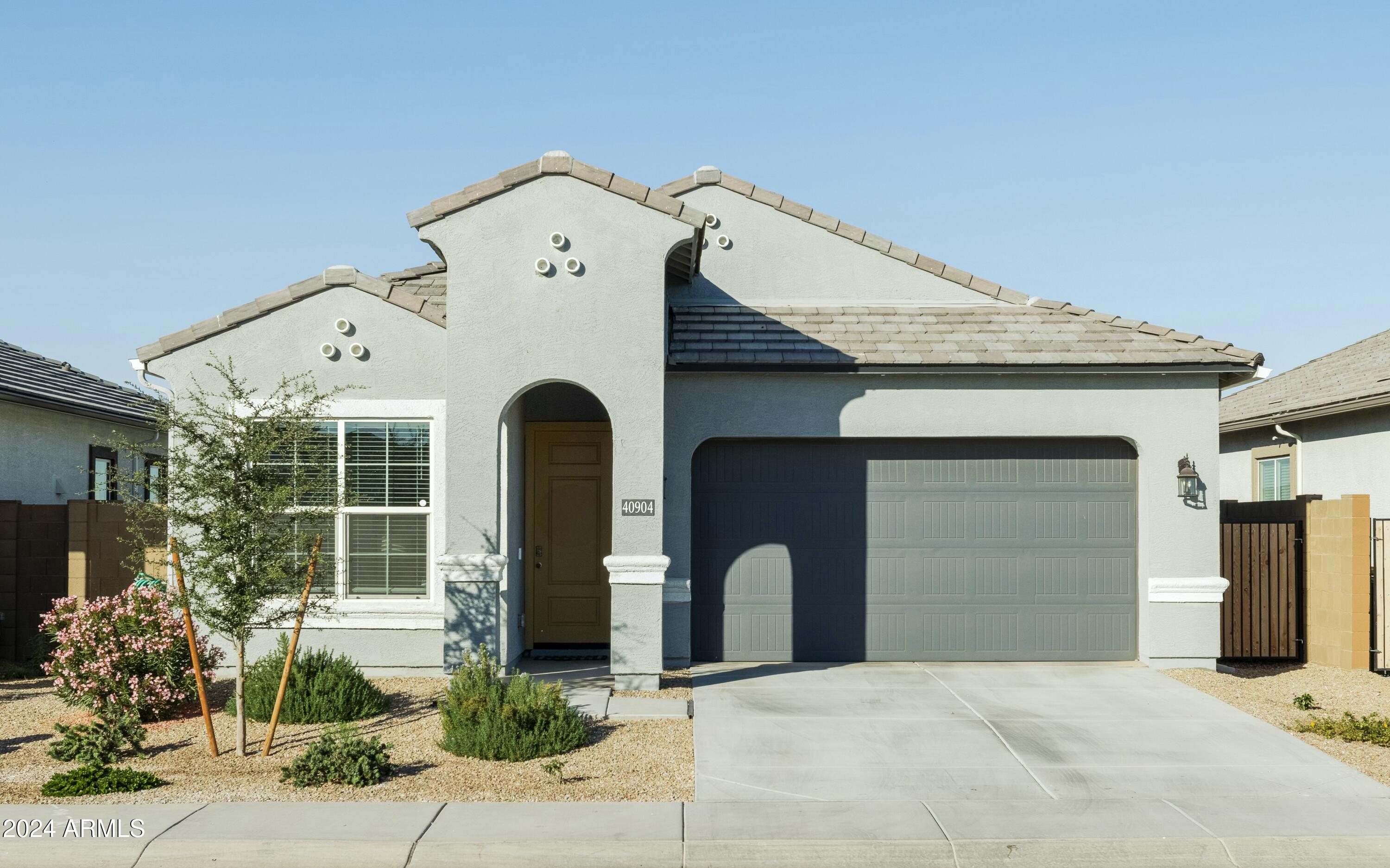 40904 W HILLMAN Drive