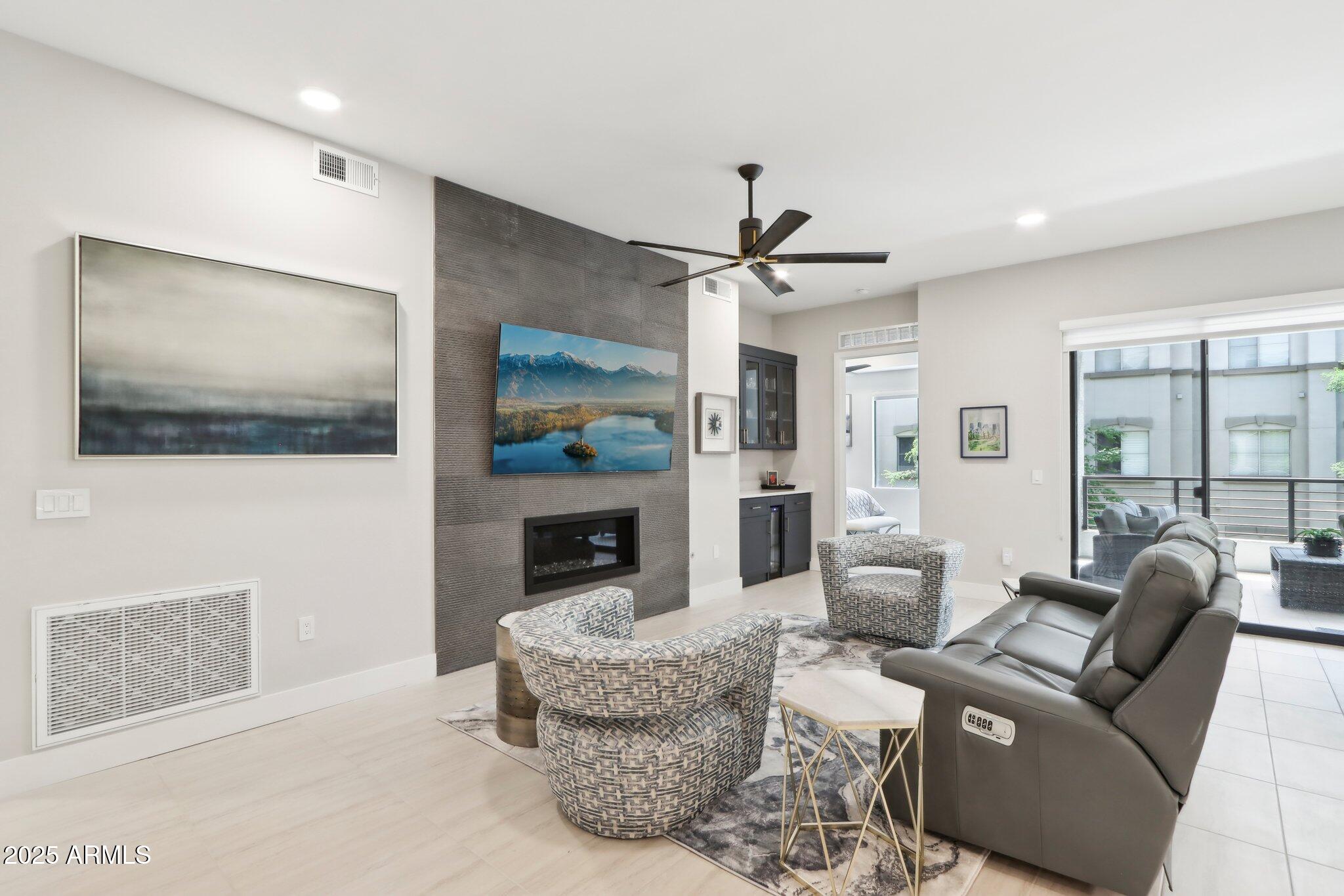 5250 E DEER VALLEY Drive, 247