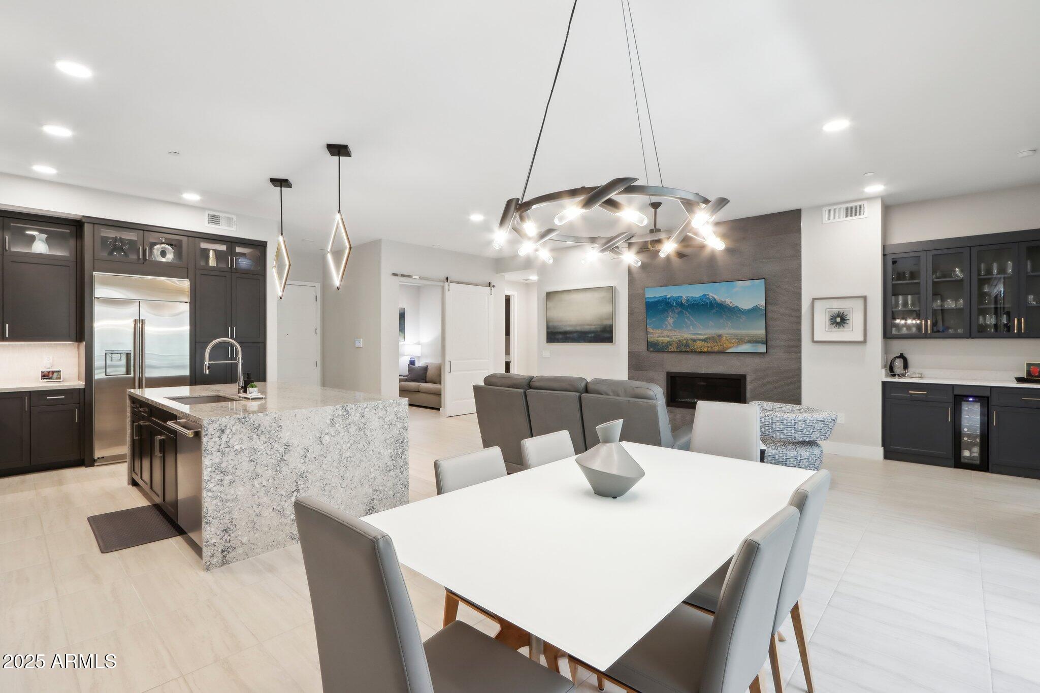 5250 E DEER VALLEY Drive, 247