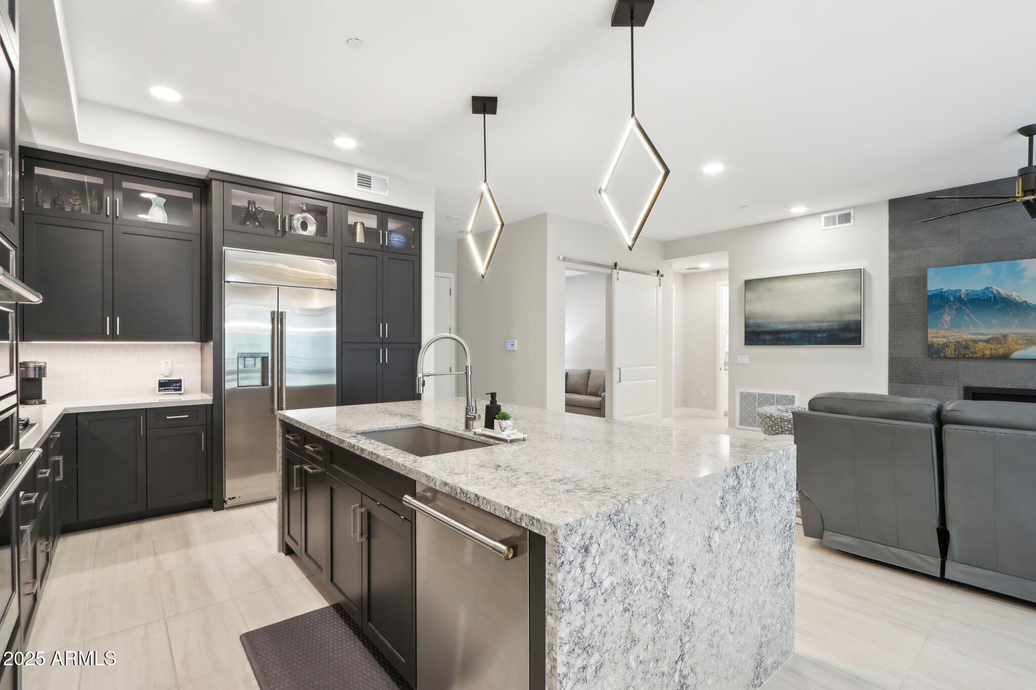 5250 E DEER VALLEY Drive, 247