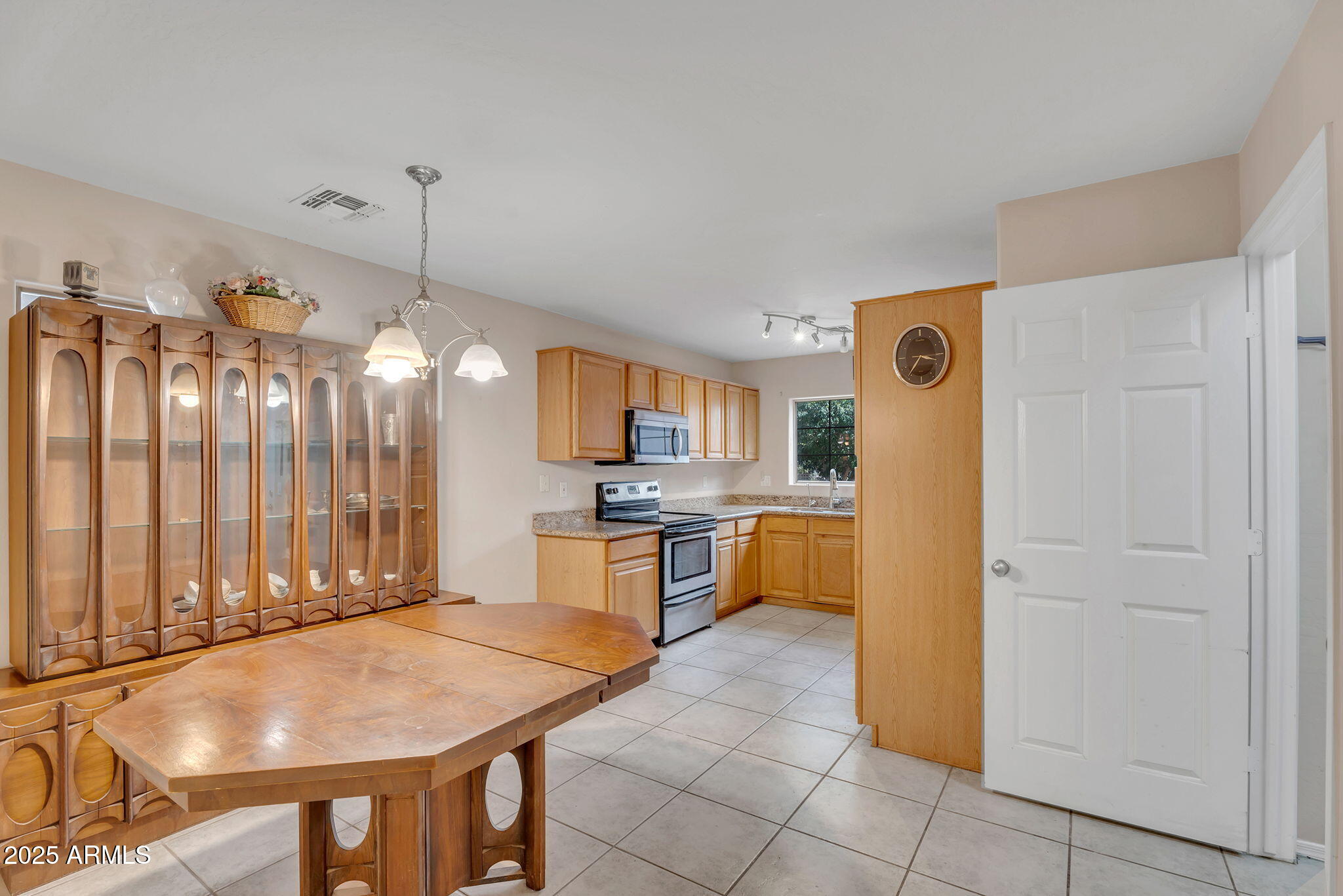 154 W HAYDEN PARK Road