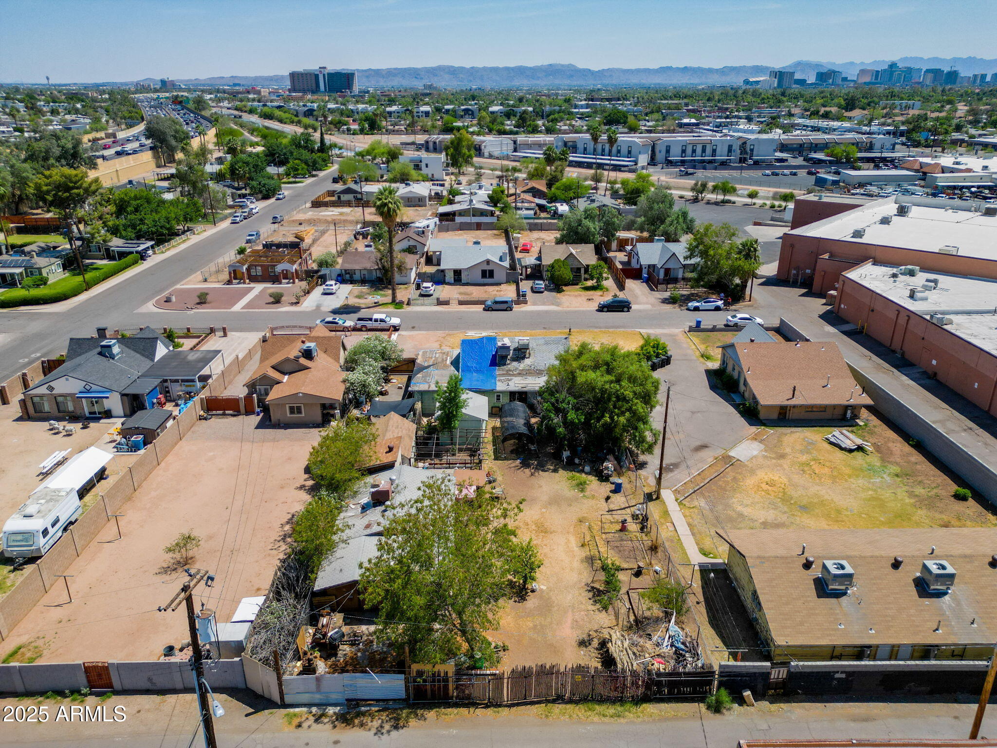 1646 E AMELIA Avenue