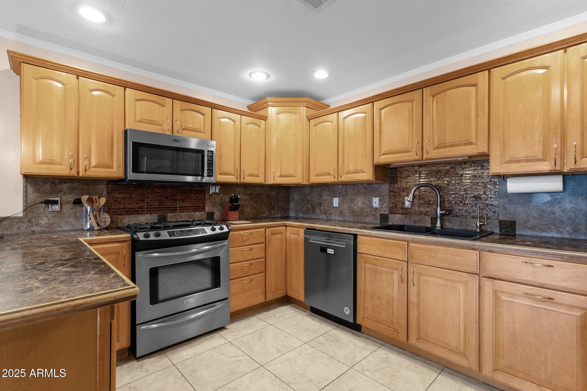 8644 E ROANOKE Avenue